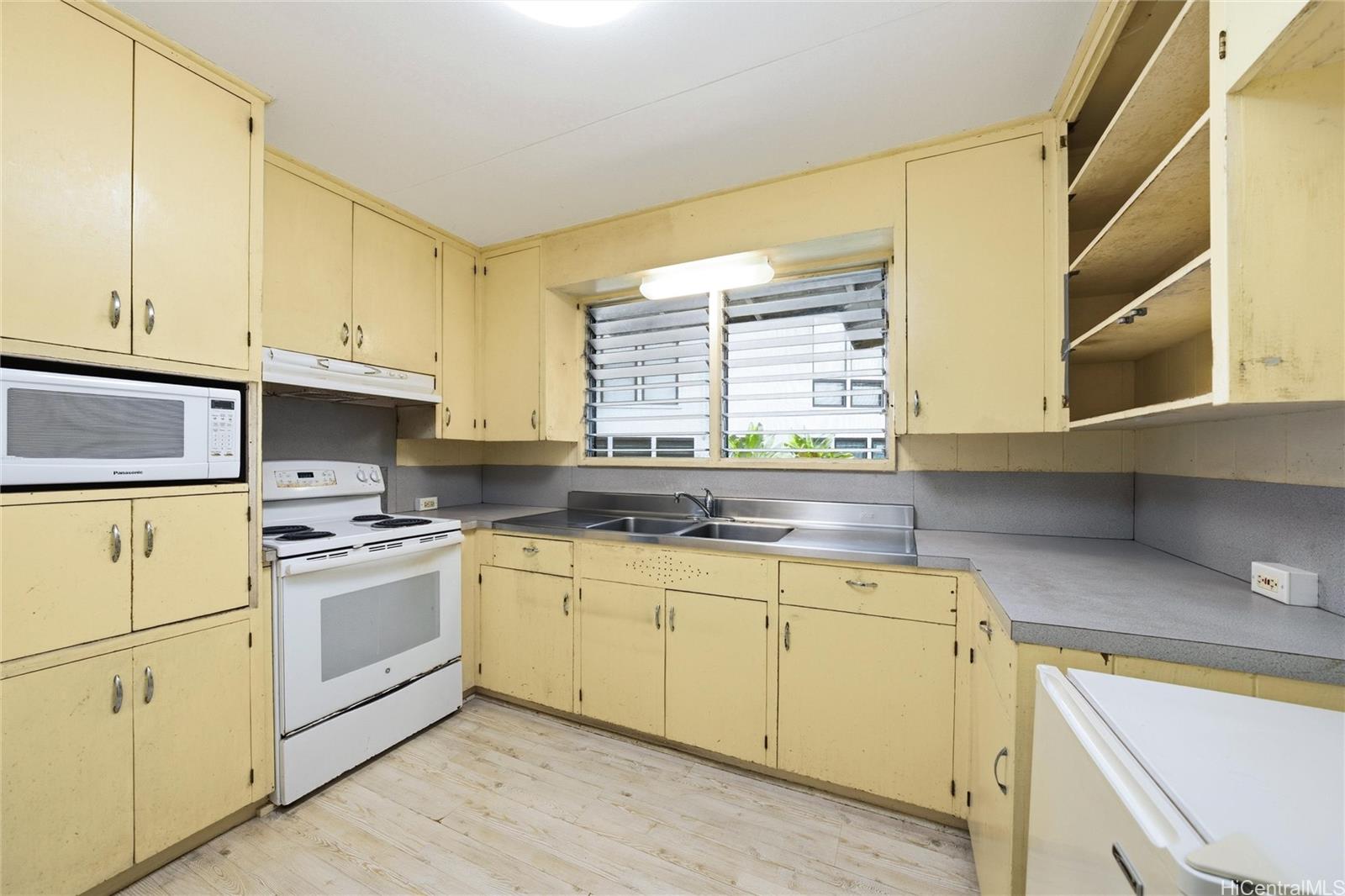 3787  Kumulani Place Manoa-upper, Honolulu home - photo 6 of 16