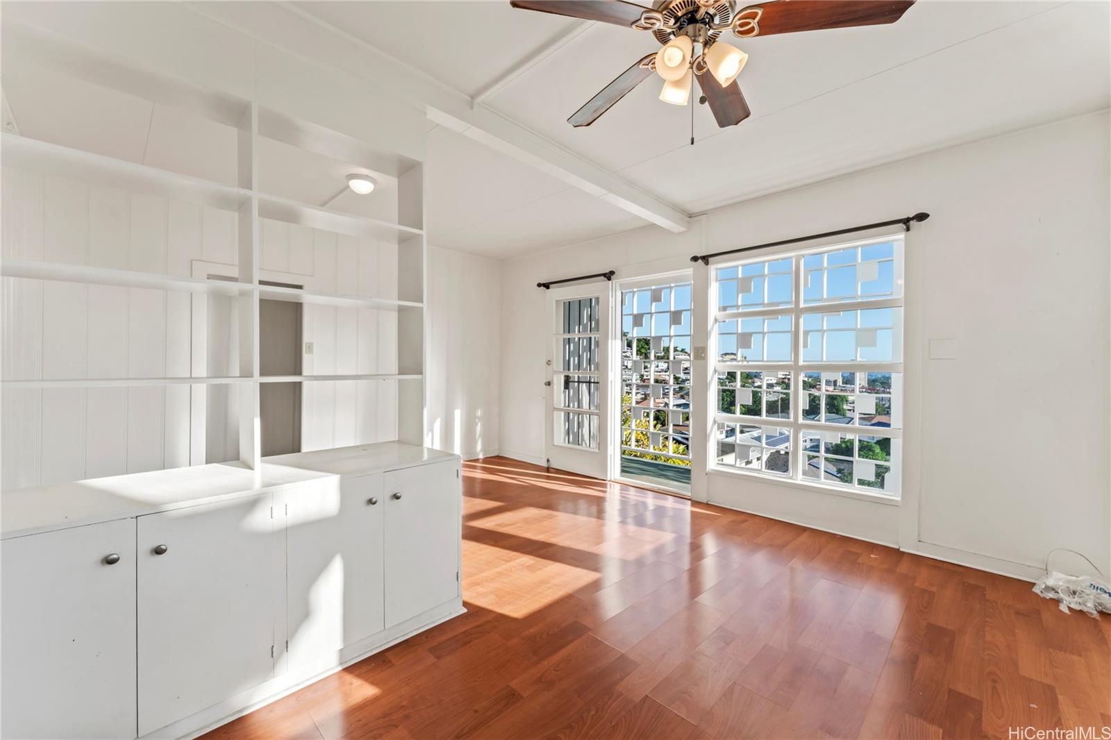 3791  Anuhea St Wilhelmina, Diamond Head home - photo 12 of 25