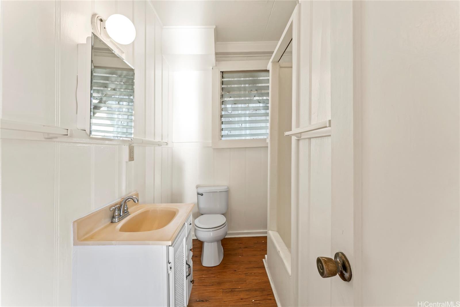 3791  Anuhea St Wilhelmina, Diamond Head home - photo 15 of 25