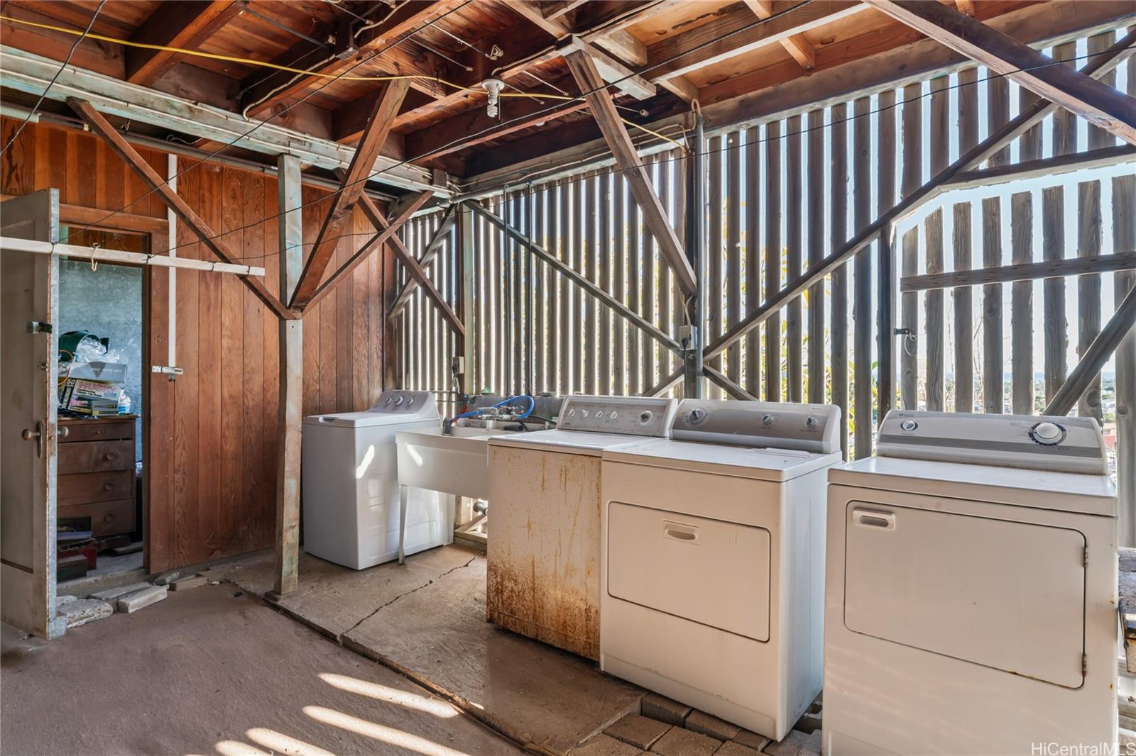 3791  Anuhea St Wilhelmina, Diamond Head home - photo 18 of 25