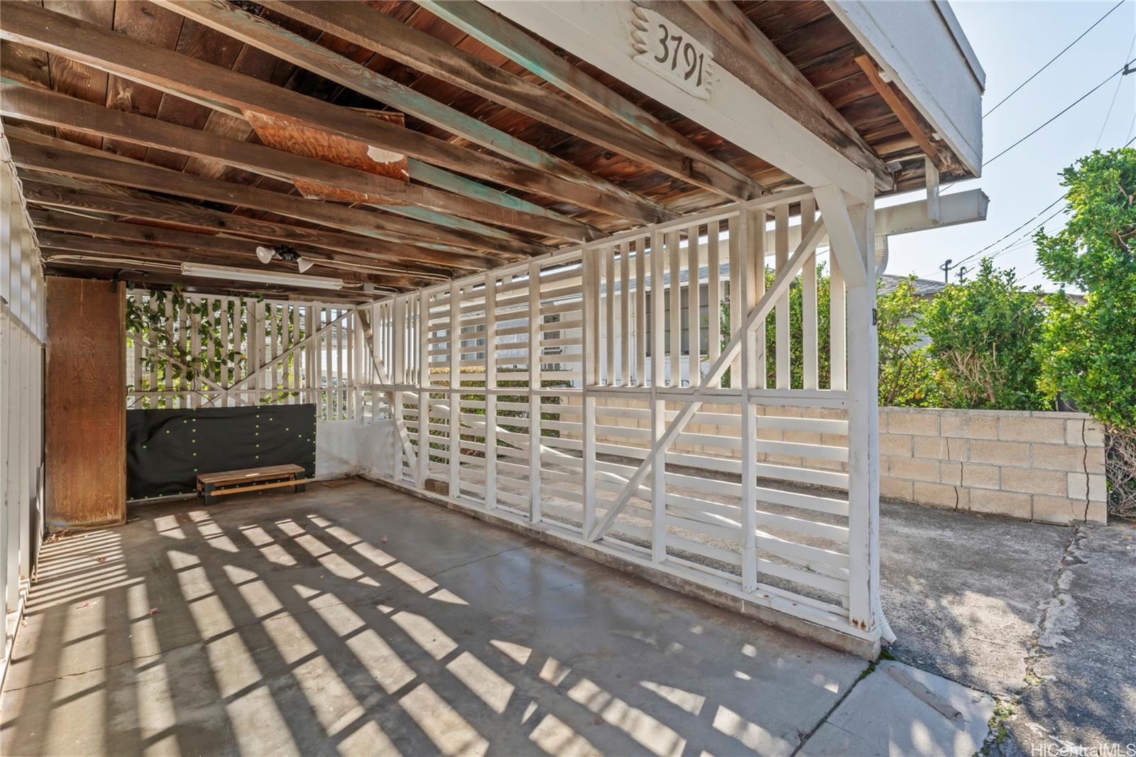 3791  Anuhea St Wilhelmina, Diamond Head home - photo 19 of 25