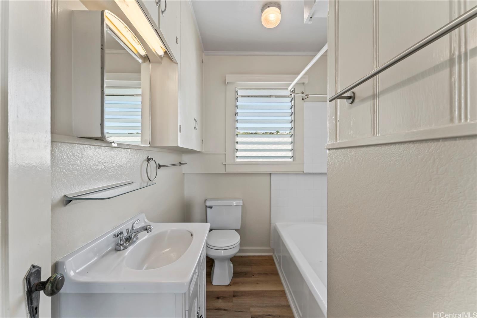 3791  Anuhea St Wilhelmina, Diamond Head home - photo 9 of 25