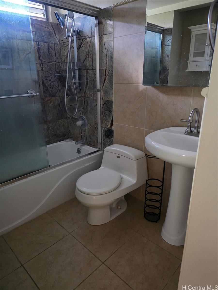 380 Kawaihae Street Honolulu - Rental - photo 4 of 16