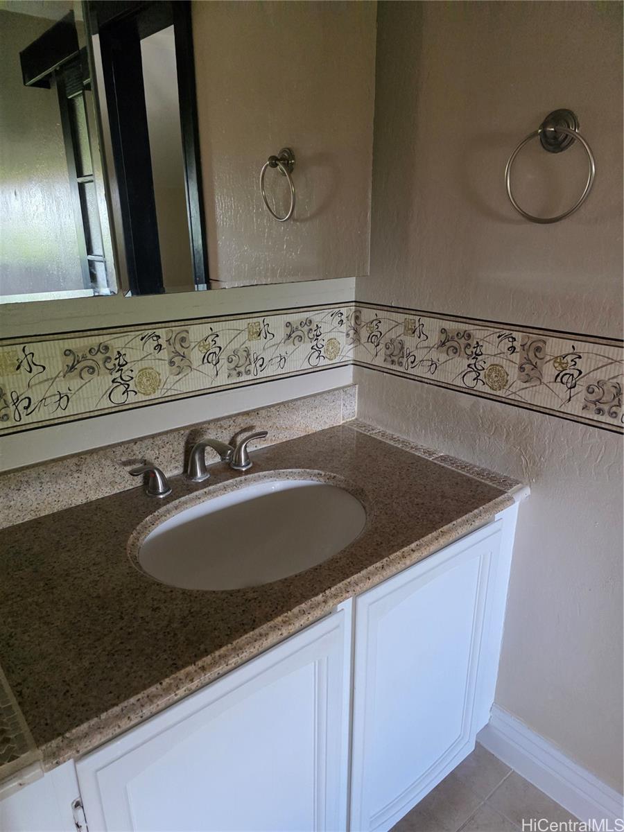 380 Kawaihae Street Honolulu - Rental - photo 6 of 16