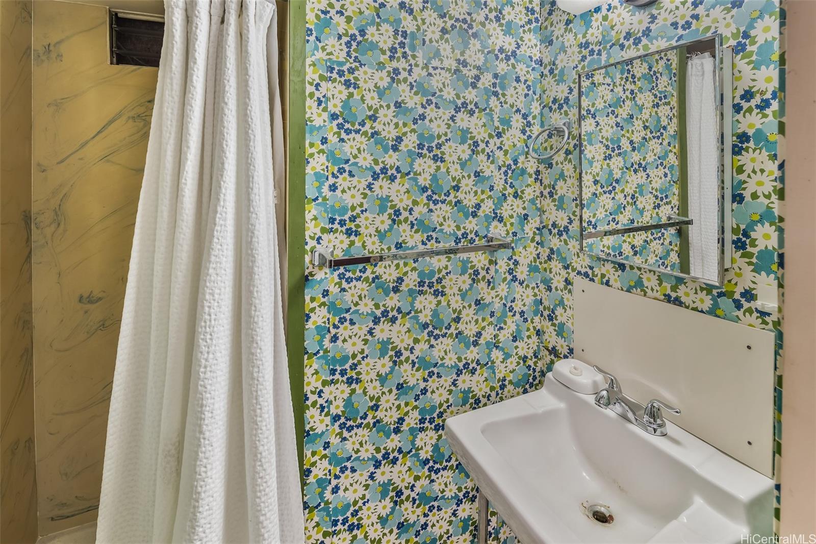 381  Puiwa Road Dowsett, Honolulu home - photo 19 of 24