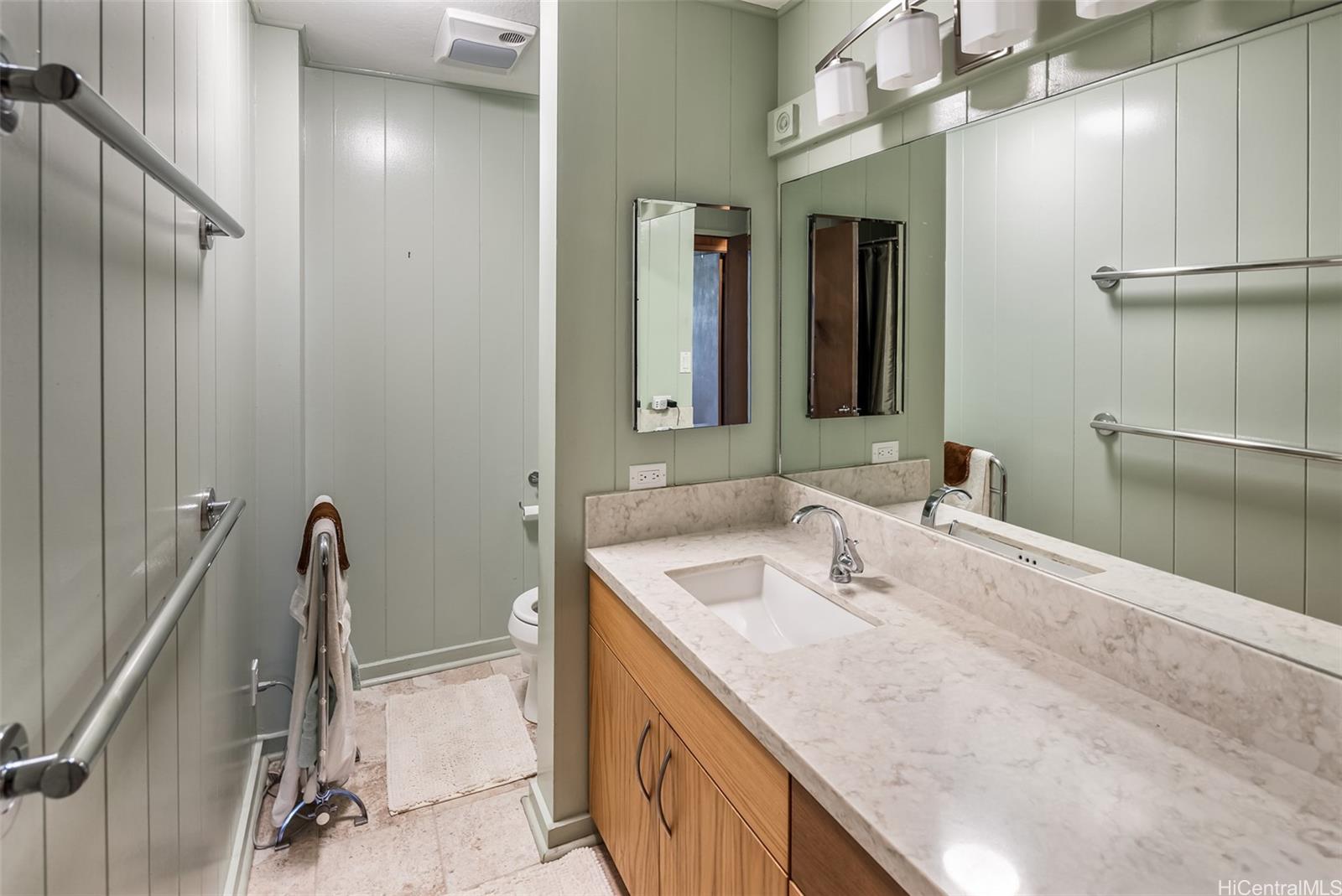 381  Puiwa Road Dowsett, Honolulu home - photo 7 of 24