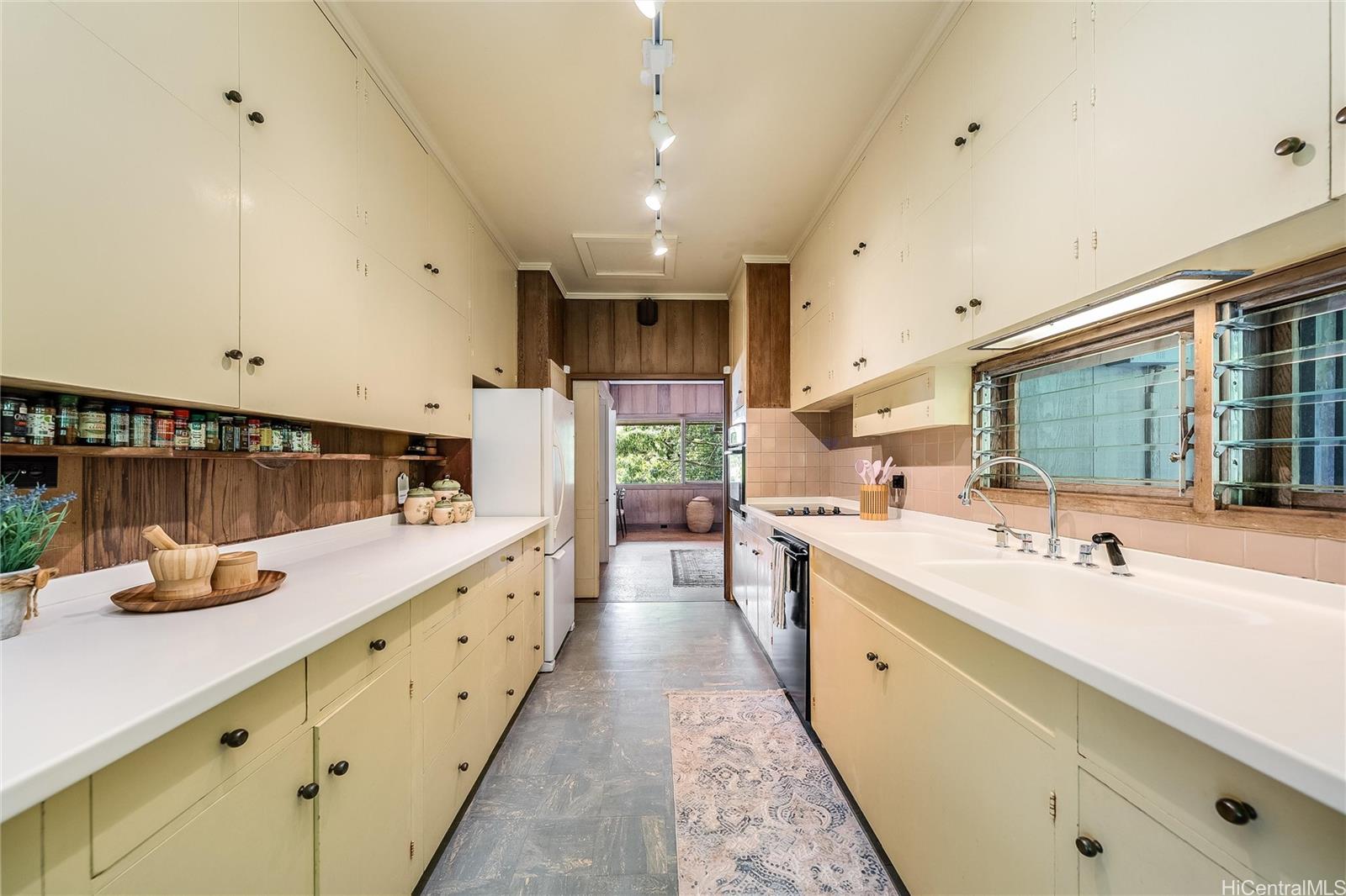 3811  Tantalus Drive Tantalus, Honolulu home - photo 8 of 25