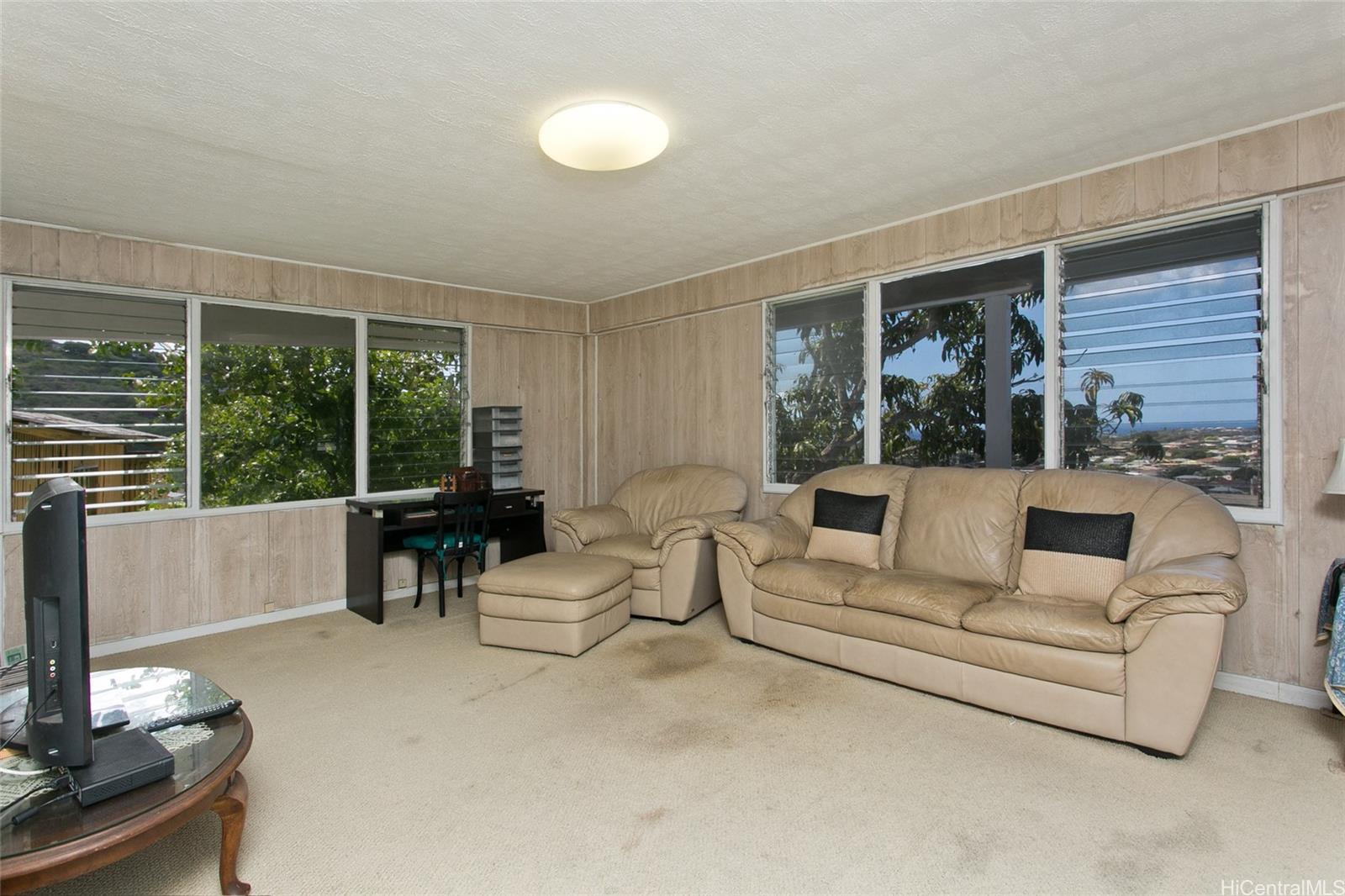 3812  Anuhea Street Wilhelmina, Diamond Head home - photo 2 of 24
