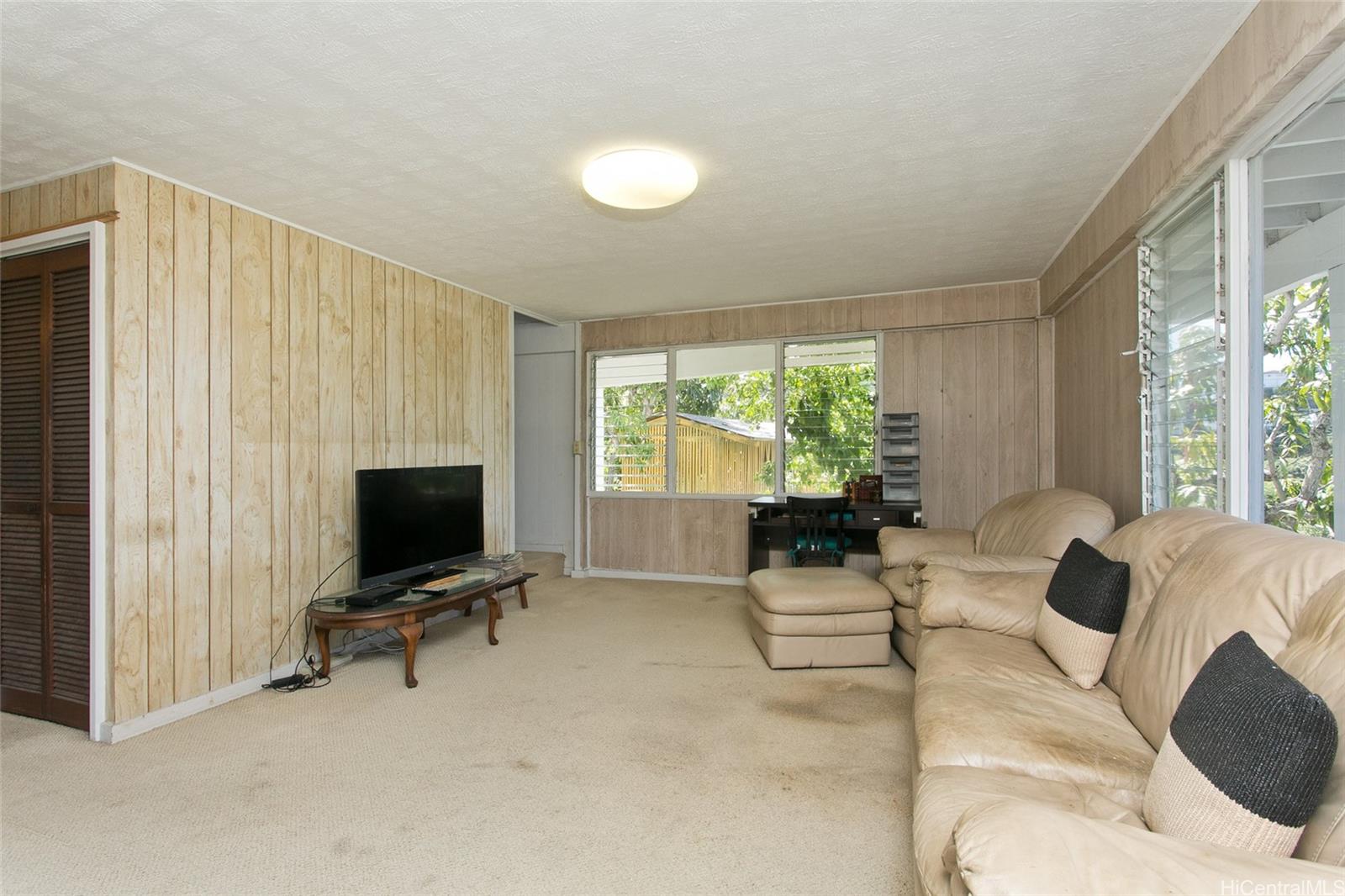 3812  Anuhea Street Wilhelmina, Diamond Head home - photo 3 of 24