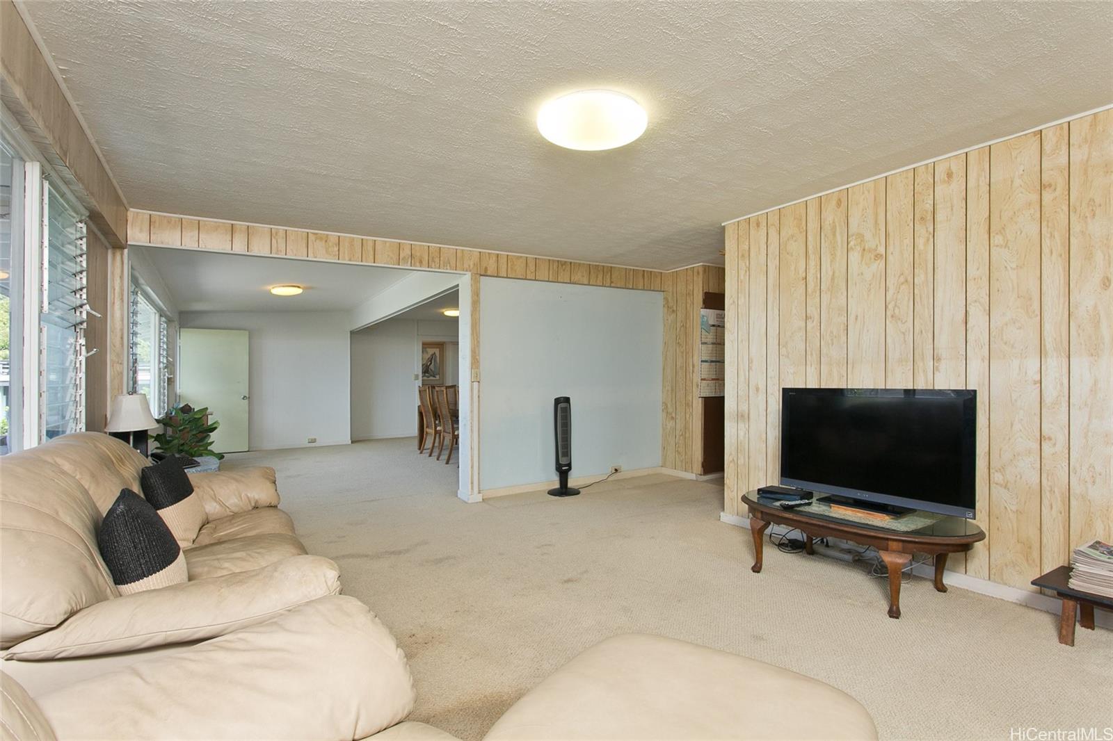 3812  Anuhea Street Wilhelmina, Diamond Head home - photo 4 of 24