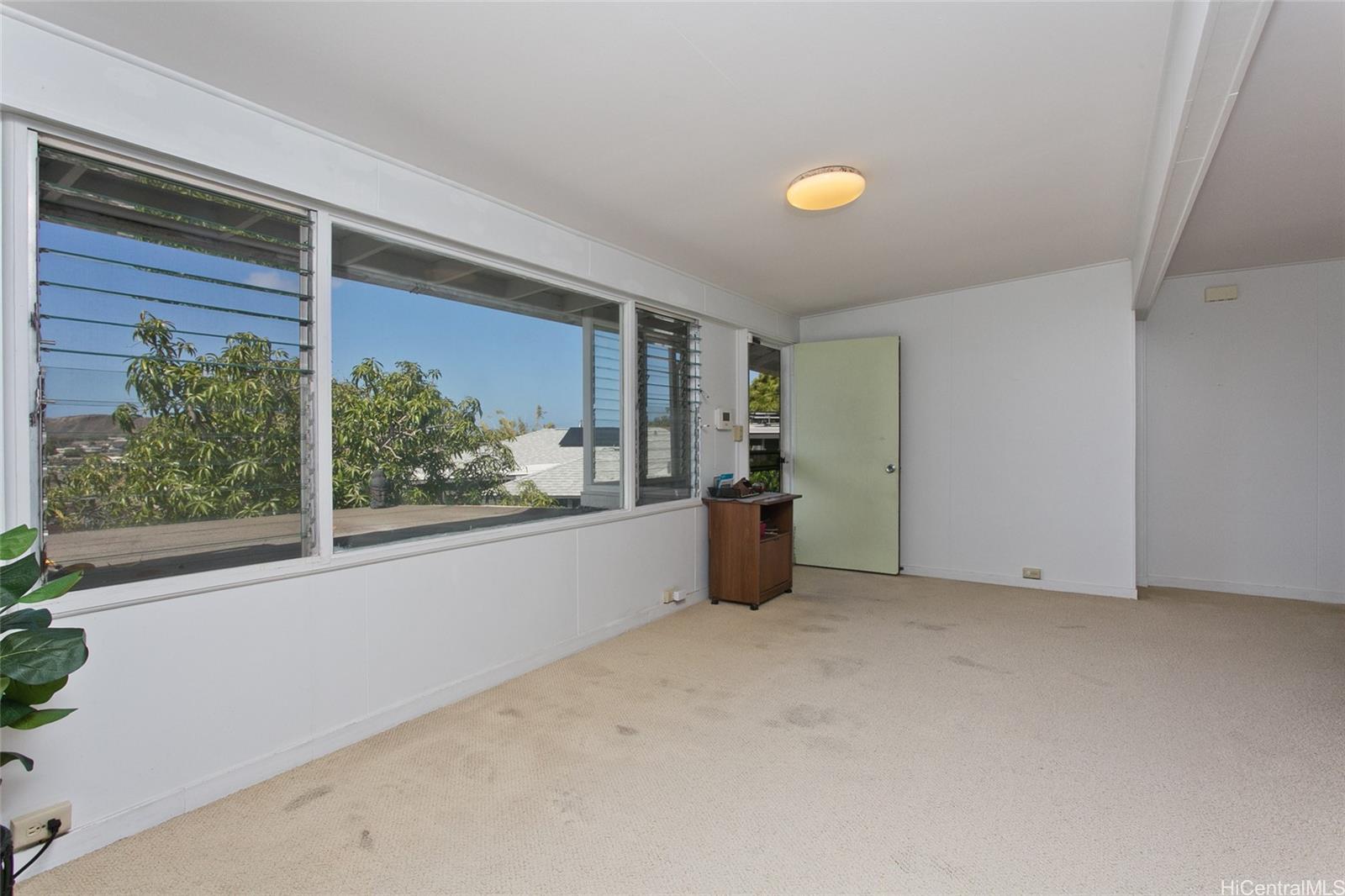 3812  Anuhea Street Wilhelmina, Diamond Head home - photo 6 of 24