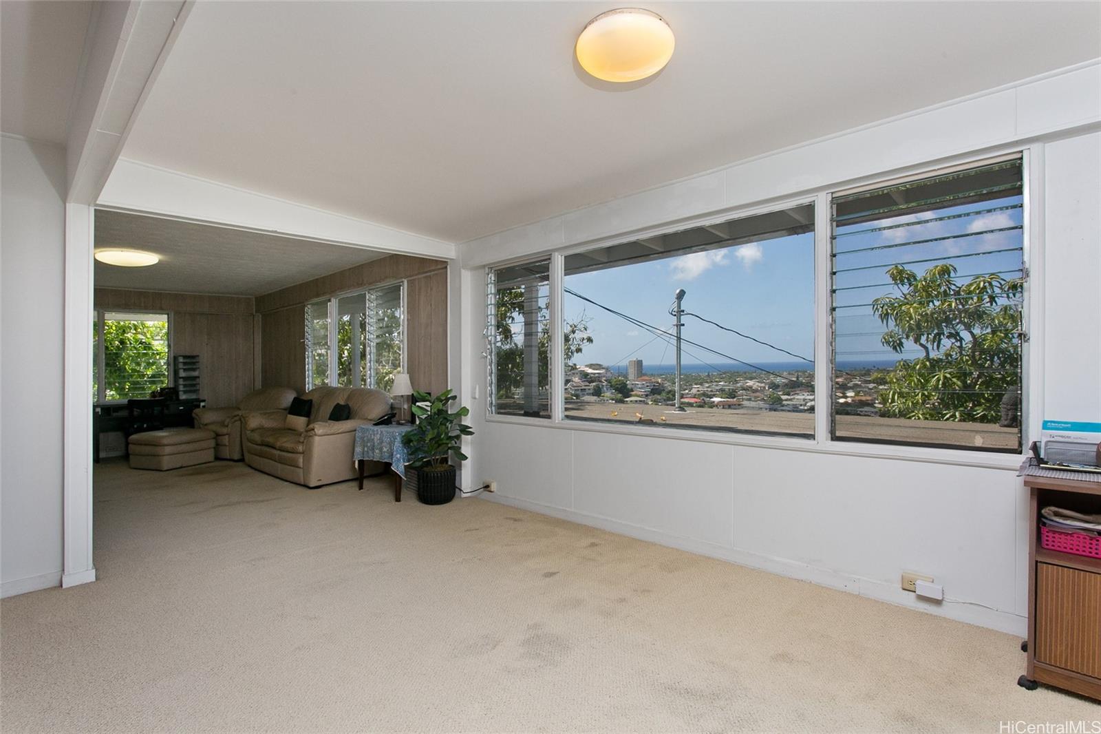 3812  Anuhea Street Wilhelmina, Diamond Head home - photo 7 of 24