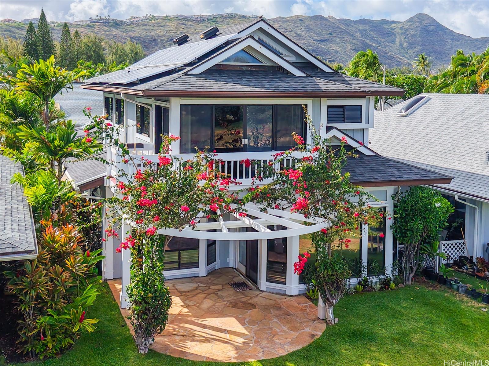 382  Kuanalu Place Laulima, Hawaii Kai home - photo 2 of 25