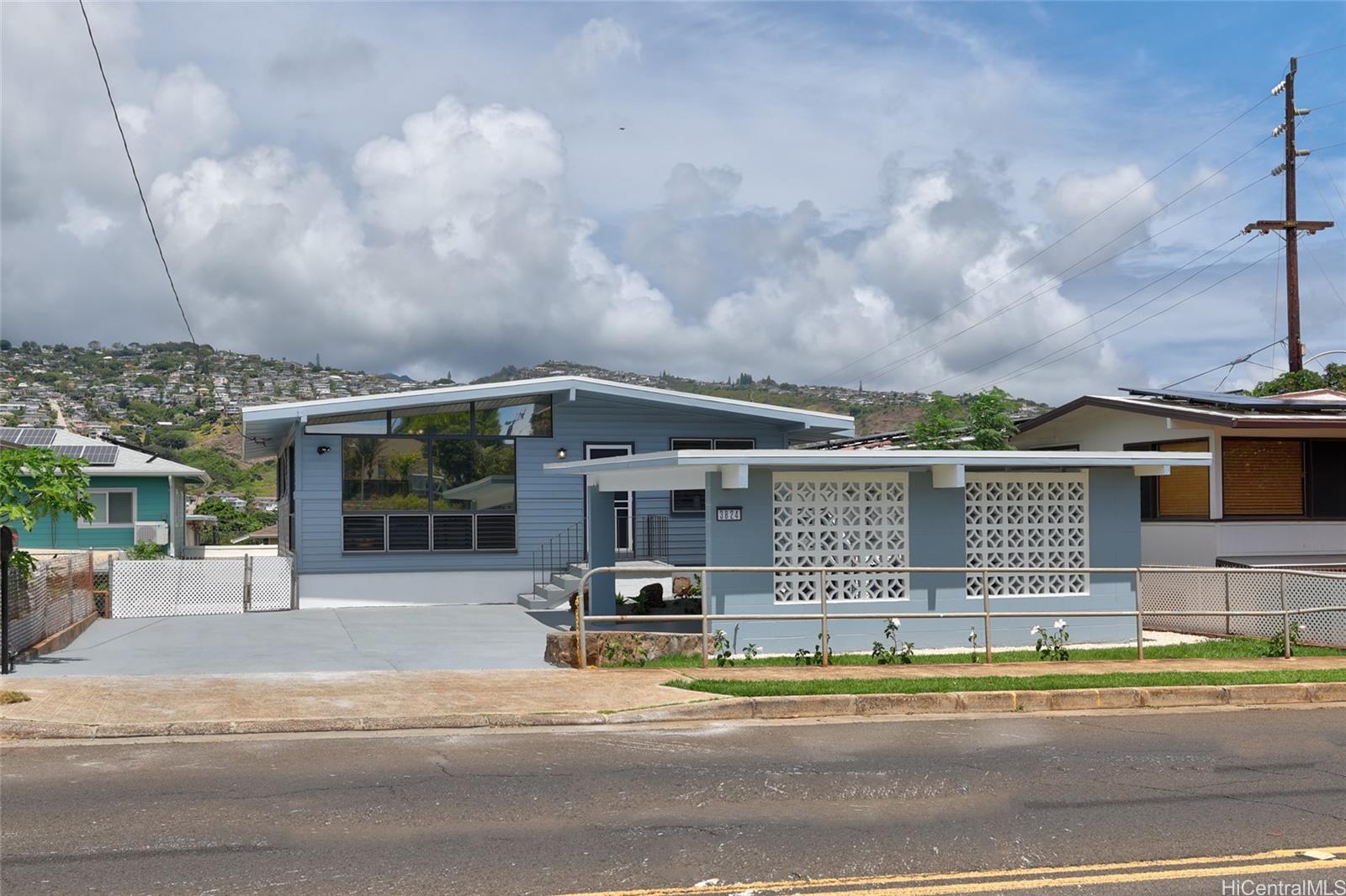 3824  Harding Ave Kaimuki, Diamond Head home - photo 2 of 21