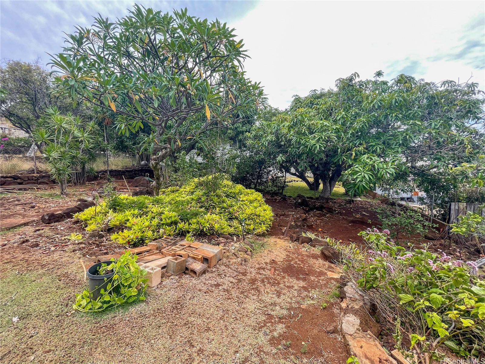 3825  Pukalani Place Wilhelmina, Diamond Head home - photo 2 of 12