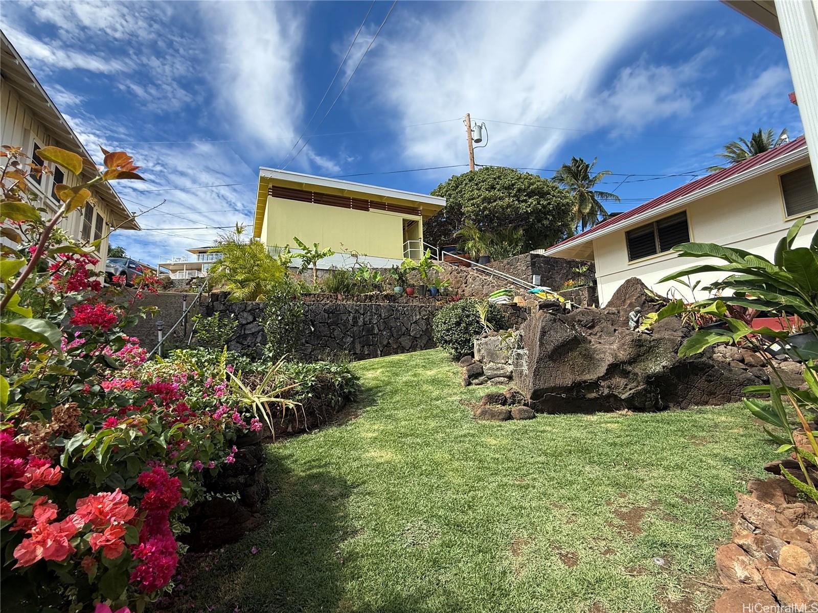 3825 Pukalani Place Honolulu - Rental - photo 2 of 15