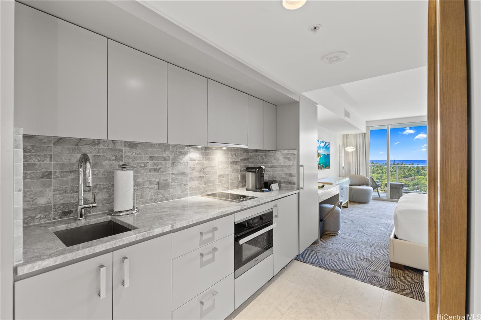 The Ritz-Carlton Residences condo # 1006, Honolulu, Hawaii - photo 3 of 19