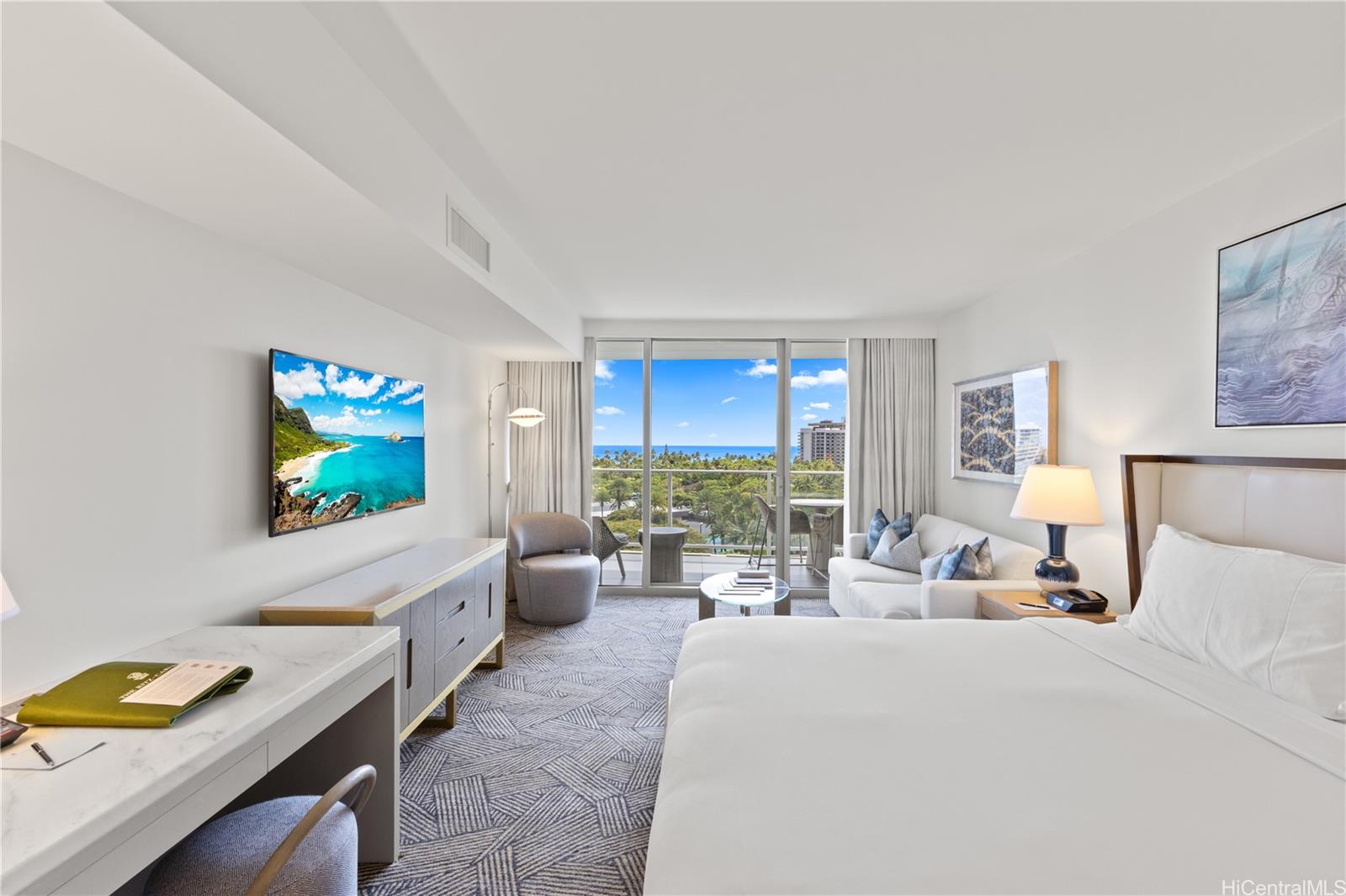 The Ritz-Carlton Residences condo # 1006, Honolulu, Hawaii - photo 5 of 19