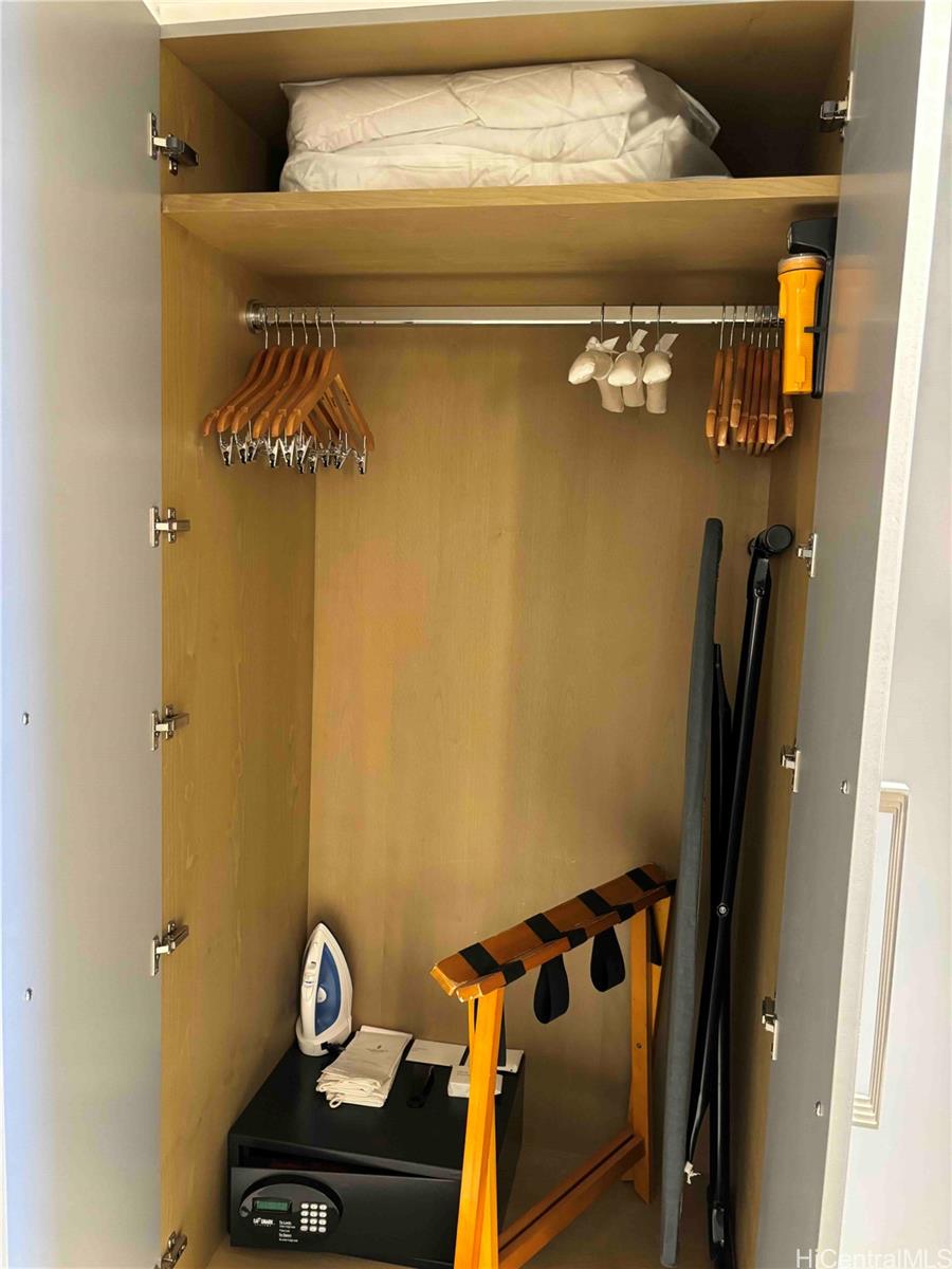 The Ritz-Carlton Residences condo # 1106, Honolulu, Hawaii - photo 16 of 19