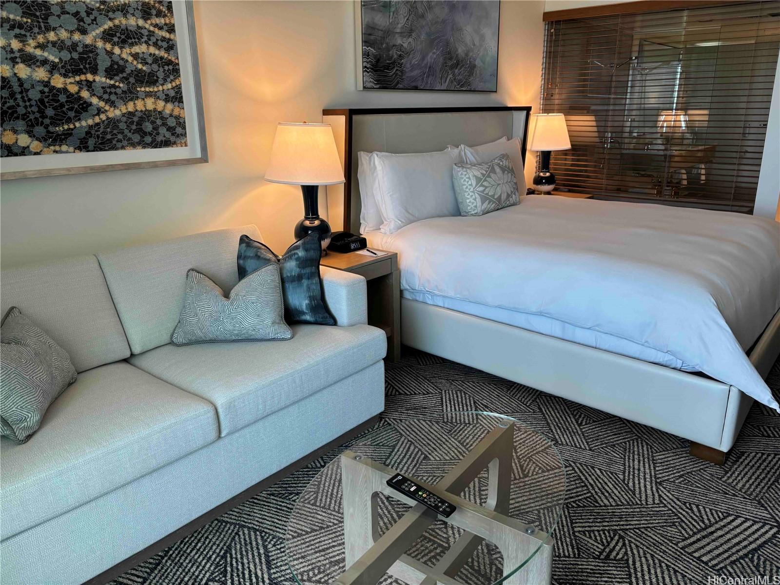 The Ritz-Carlton Residences condo # 1106, Honolulu, Hawaii - photo 4 of 19