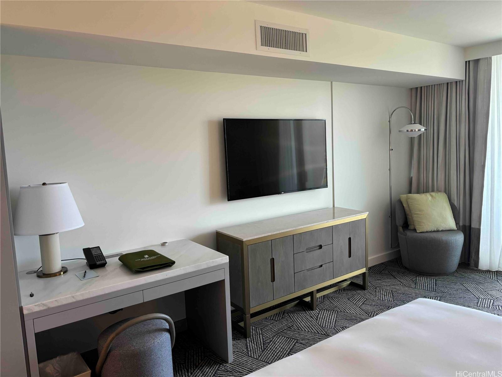 The Ritz-Carlton Residences condo # 1106, Honolulu, Hawaii - photo 5 of 19