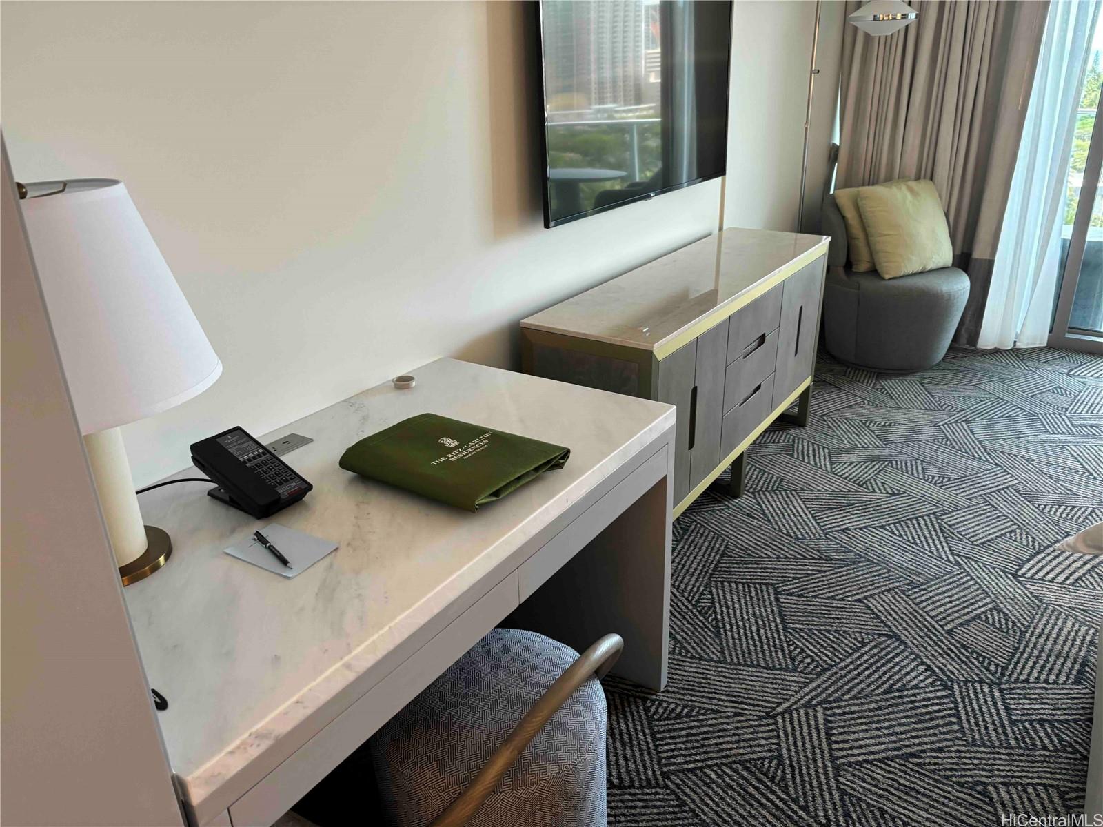 The Ritz-Carlton Residences condo # 1106, Honolulu, Hawaii - photo 7 of 19