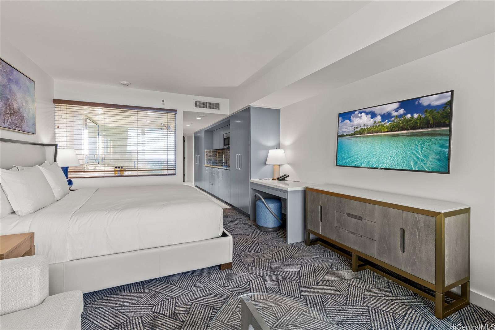 The Ritz-Carlton Residences condo # 1214, Honolulu, Hawaii - photo 11 of 25