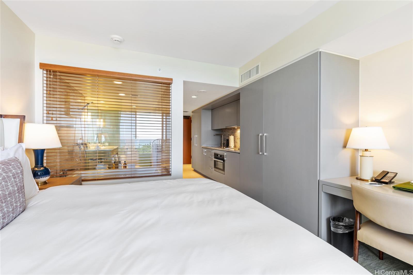 The Ritz-Carlton Residences condo # 1503, Honolulu, Hawaii - photo 2 of 25