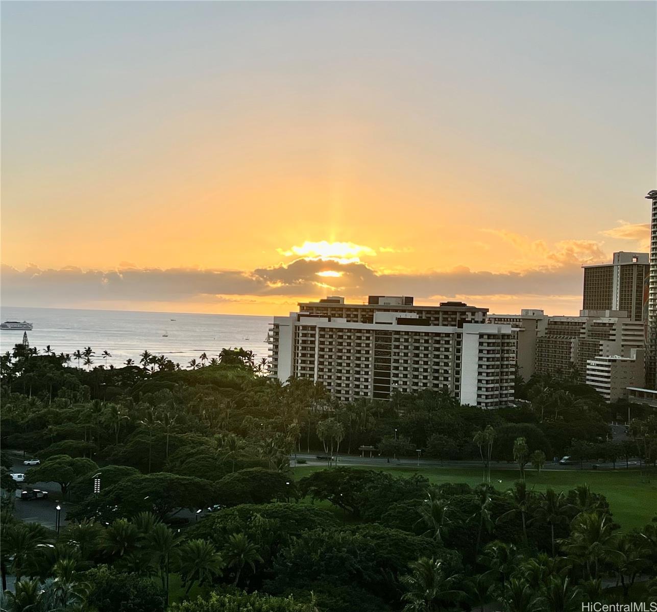The Ritz-Carlton Residences condo # 1601, Honolulu, Hawaii - photo 12 of 17