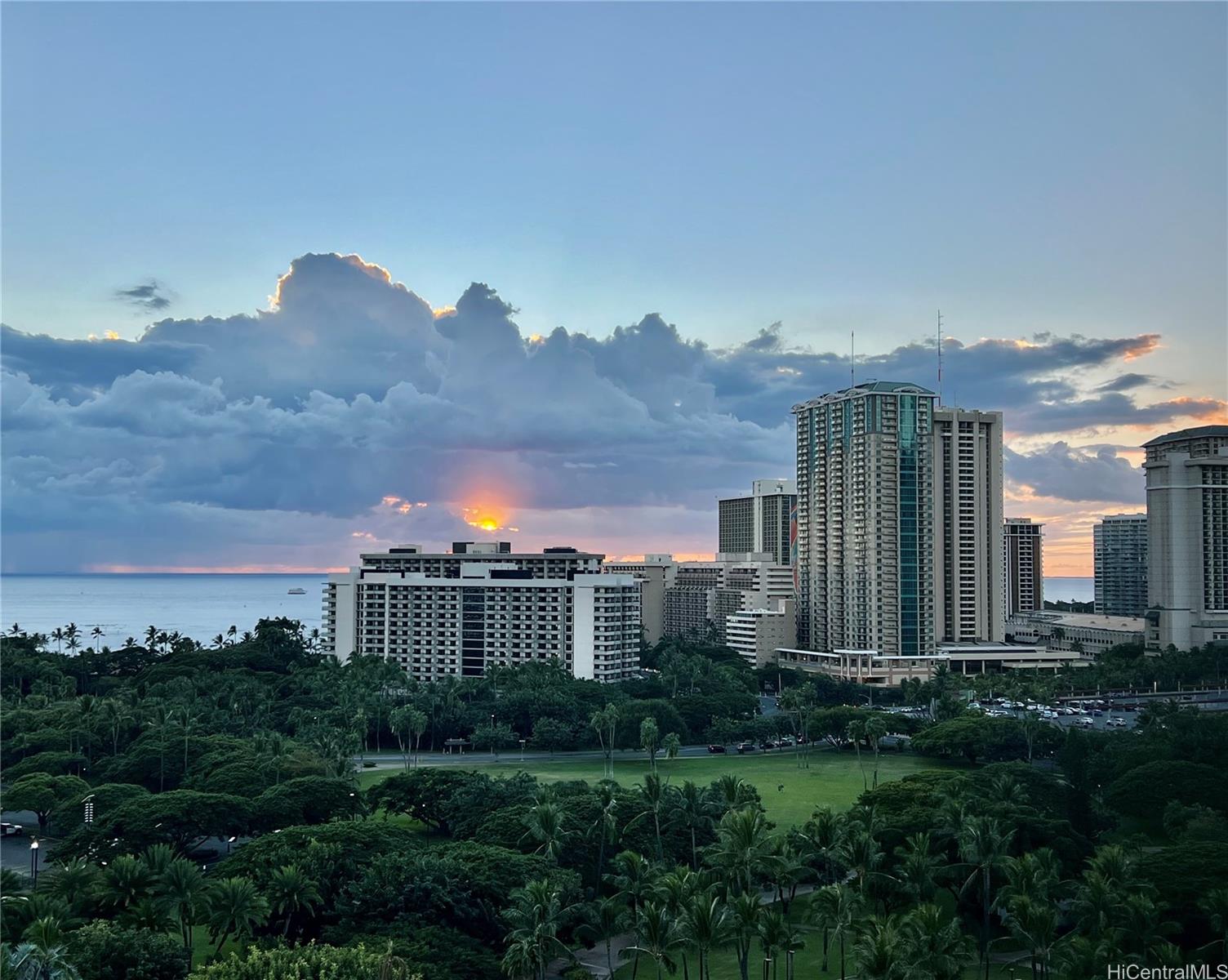The Ritz-Carlton Residences condo # 1601, Honolulu, Hawaii - photo 13 of 17