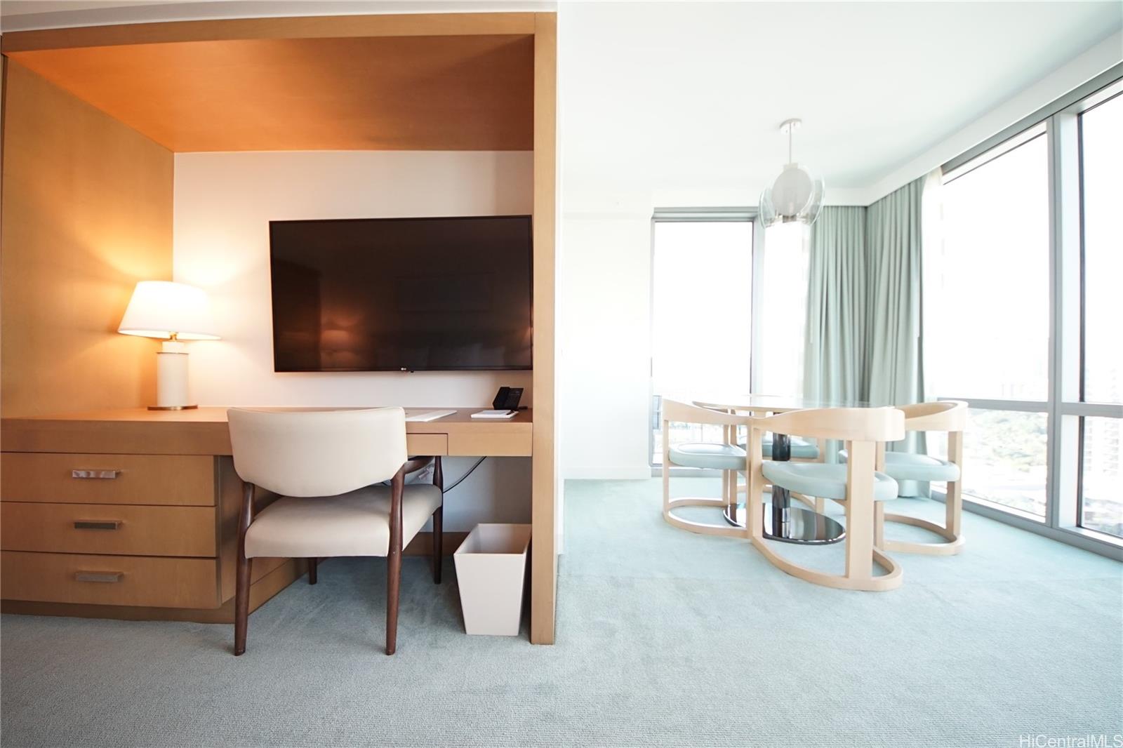 The Ritz-Carlton Residences condo # 1601, Honolulu, Hawaii - photo 4 of 17