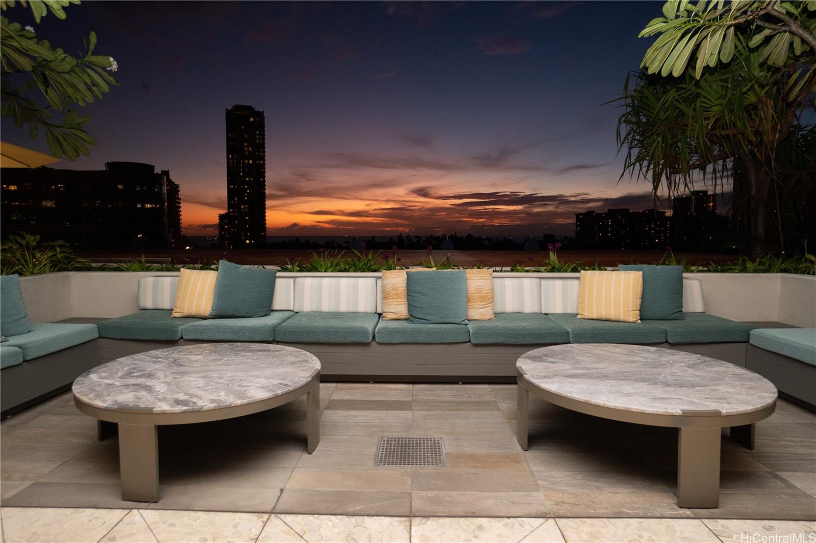 The Ritz-Carlton Residences condo # 1613, Honolulu, Hawaii - photo 10 of 12