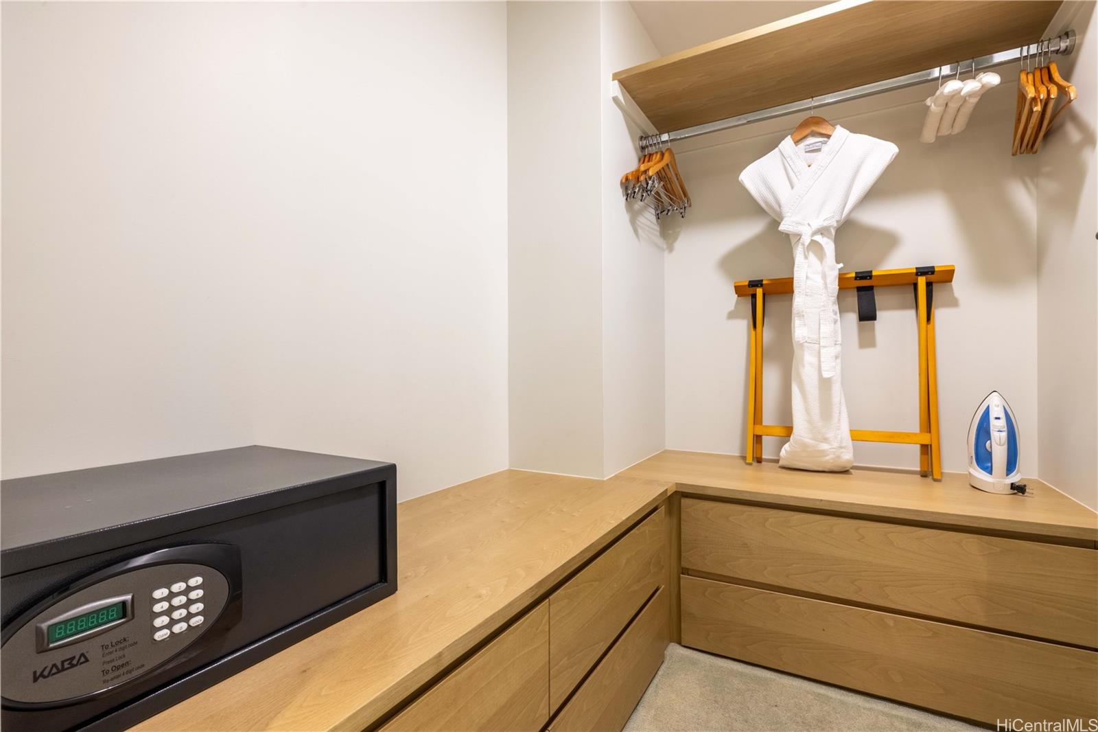 The Ritz-Carlton Residences condo # 1615, Honolulu, Hawaii - photo 13 of 24