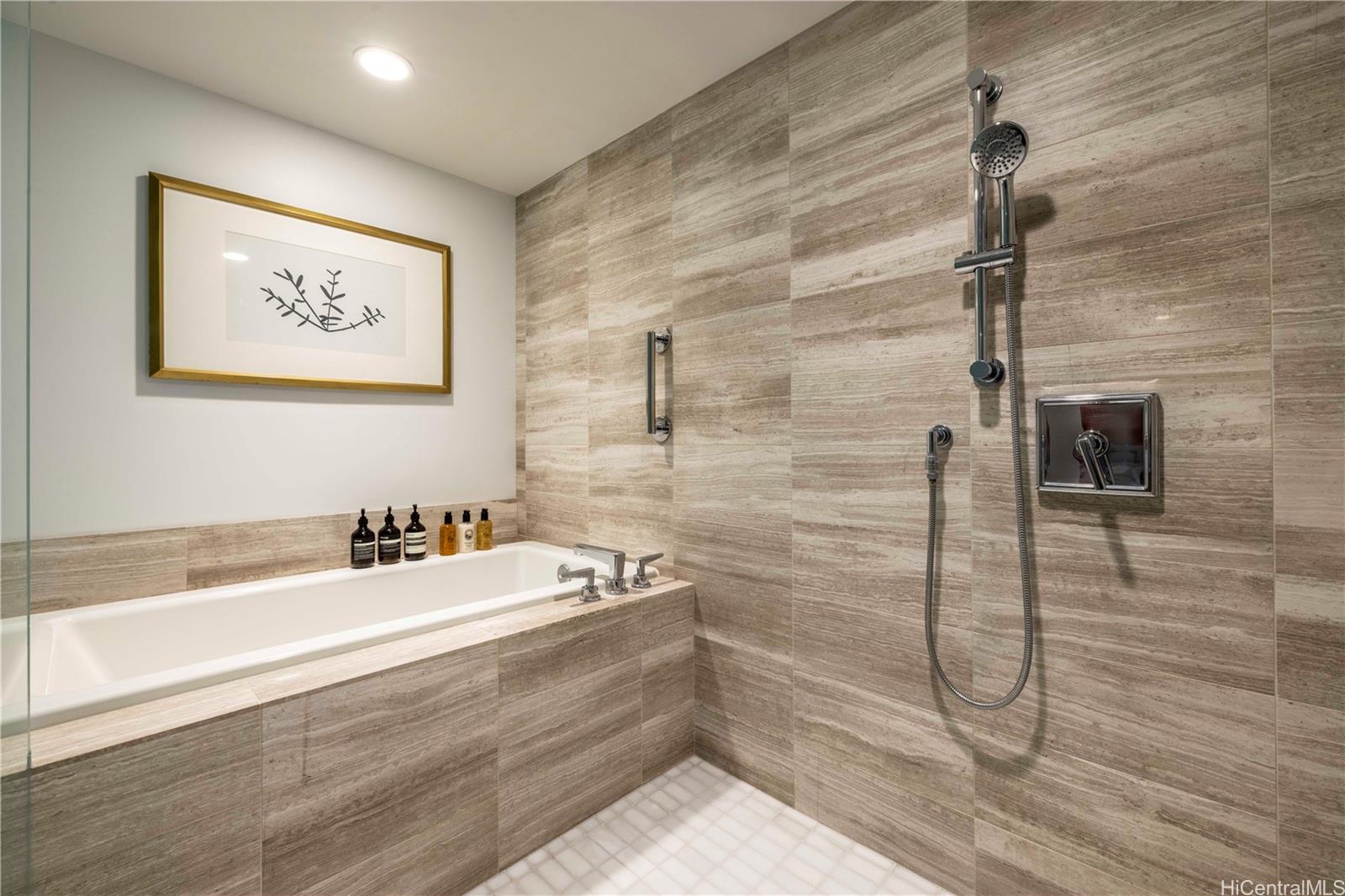 The Ritz-Carlton Residences condo # 1615, Honolulu, Hawaii - photo 15 of 24