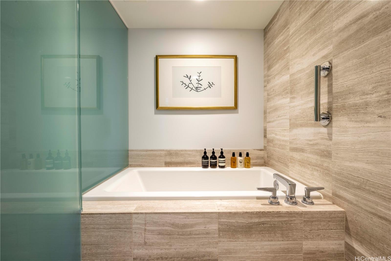 The Ritz-Carlton Residences condo # 1615, Honolulu, Hawaii - photo 17 of 24