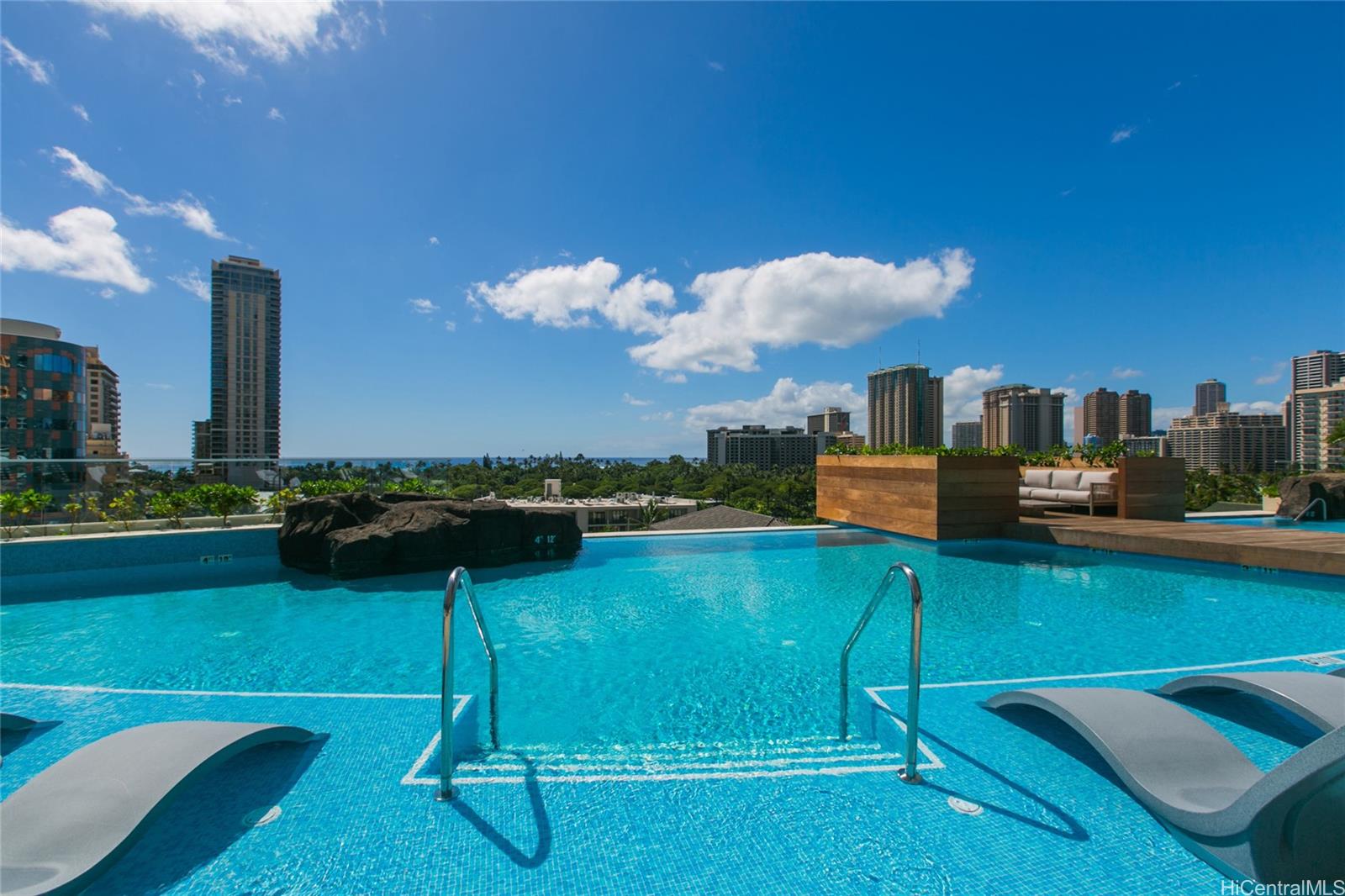 The Ritz-Carlton Residences condo # 1706, Honolulu, Hawaii - photo 13 of 15