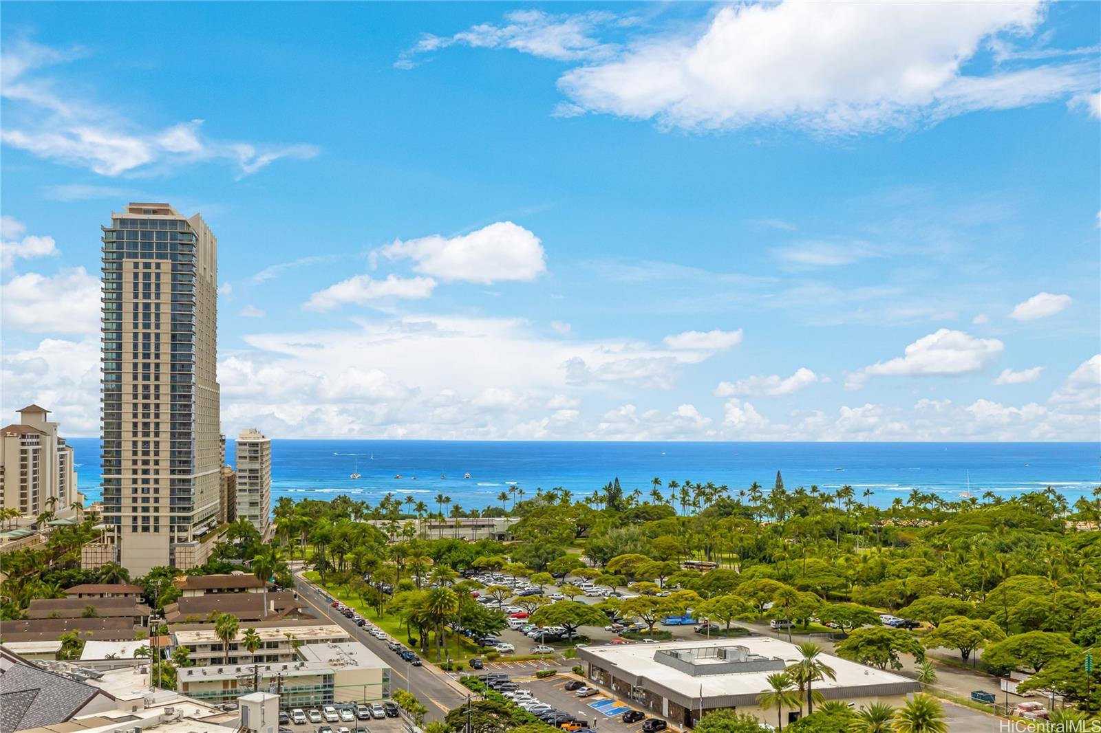 The Ritz-Carlton Residences condo # 1711, Honolulu, Hawaii - photo 7 of 22