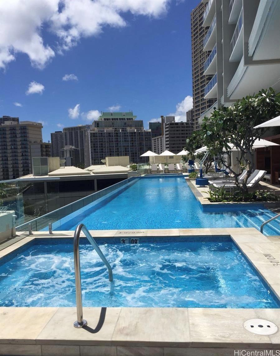 The Ritz-Carlton Residences condo # 1712, Honolulu, Hawaii - photo 2 of 9