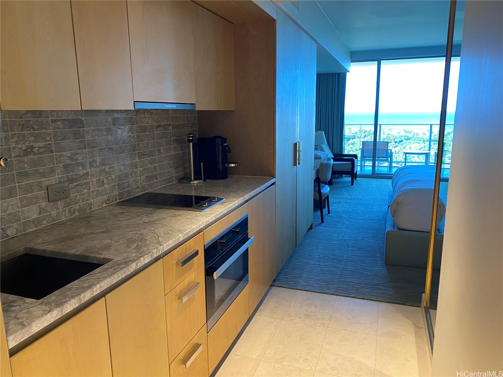 383 Kalaimoku St Honolulu - Rental - photo 4 of 21