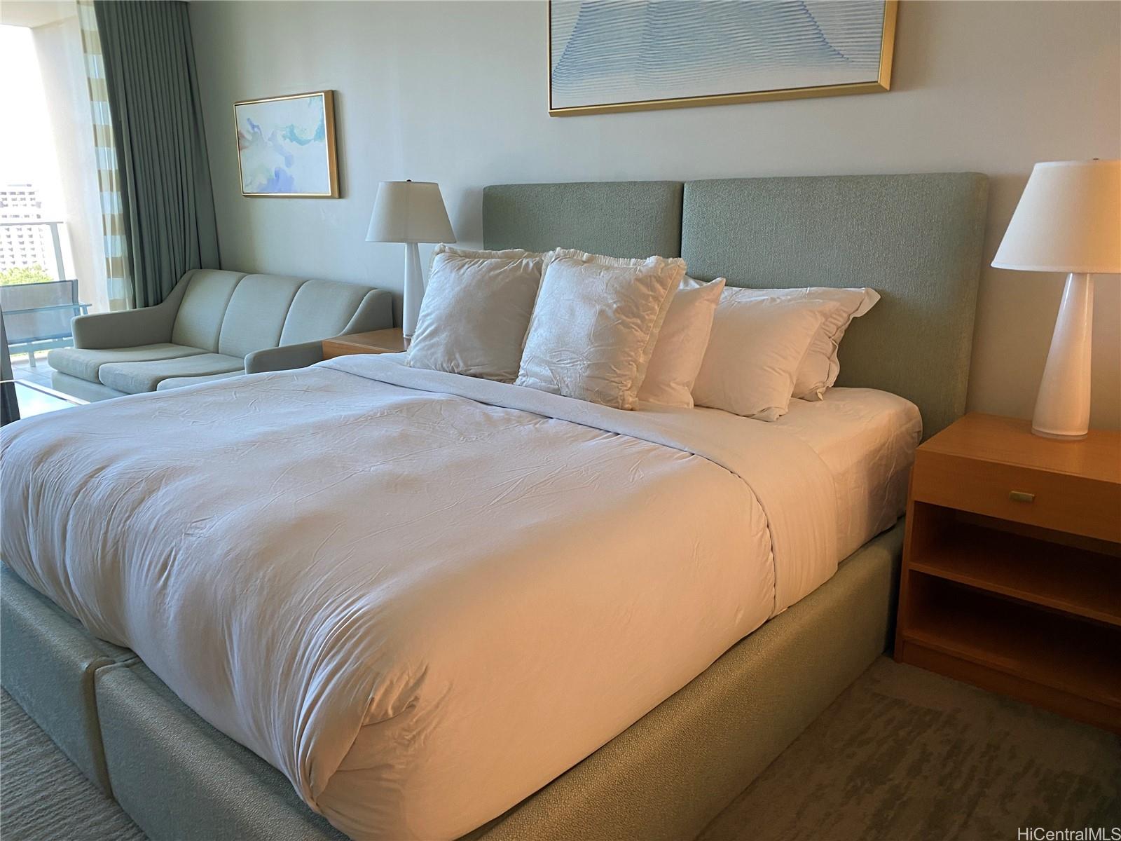 383 Kalaimoku St Honolulu - Rental - photo 7 of 21