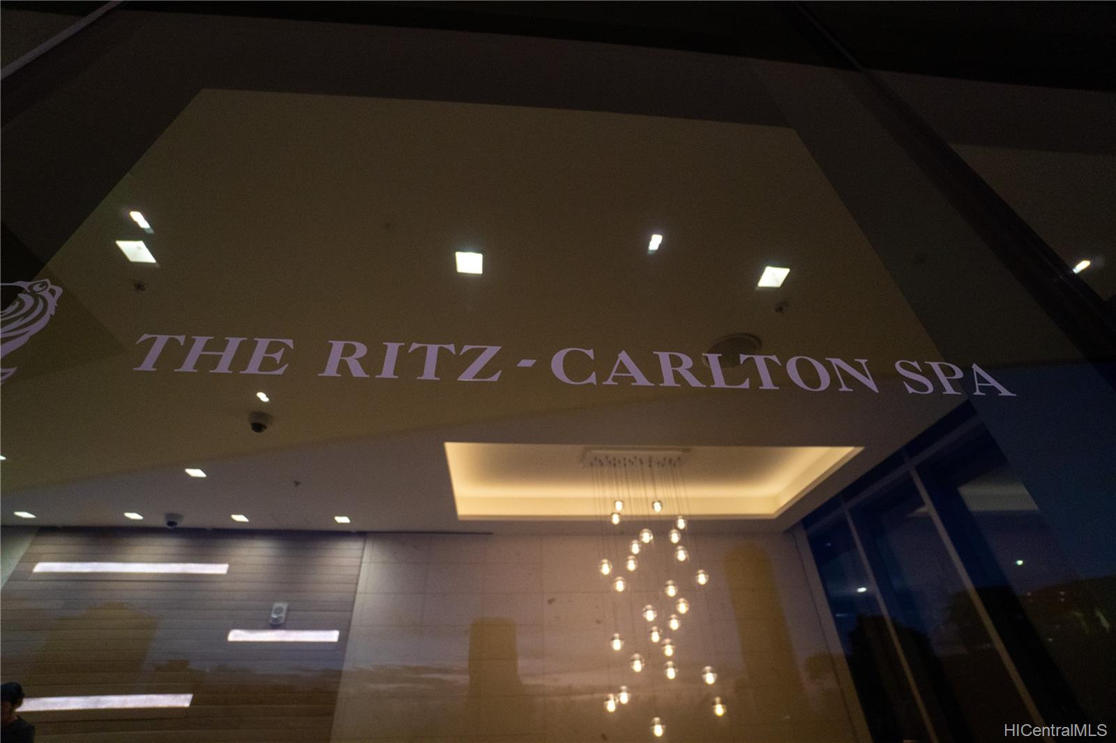 The Ritz-Carlton Residences condo # 1808, Honolulu, Hawaii - photo 7 of 25