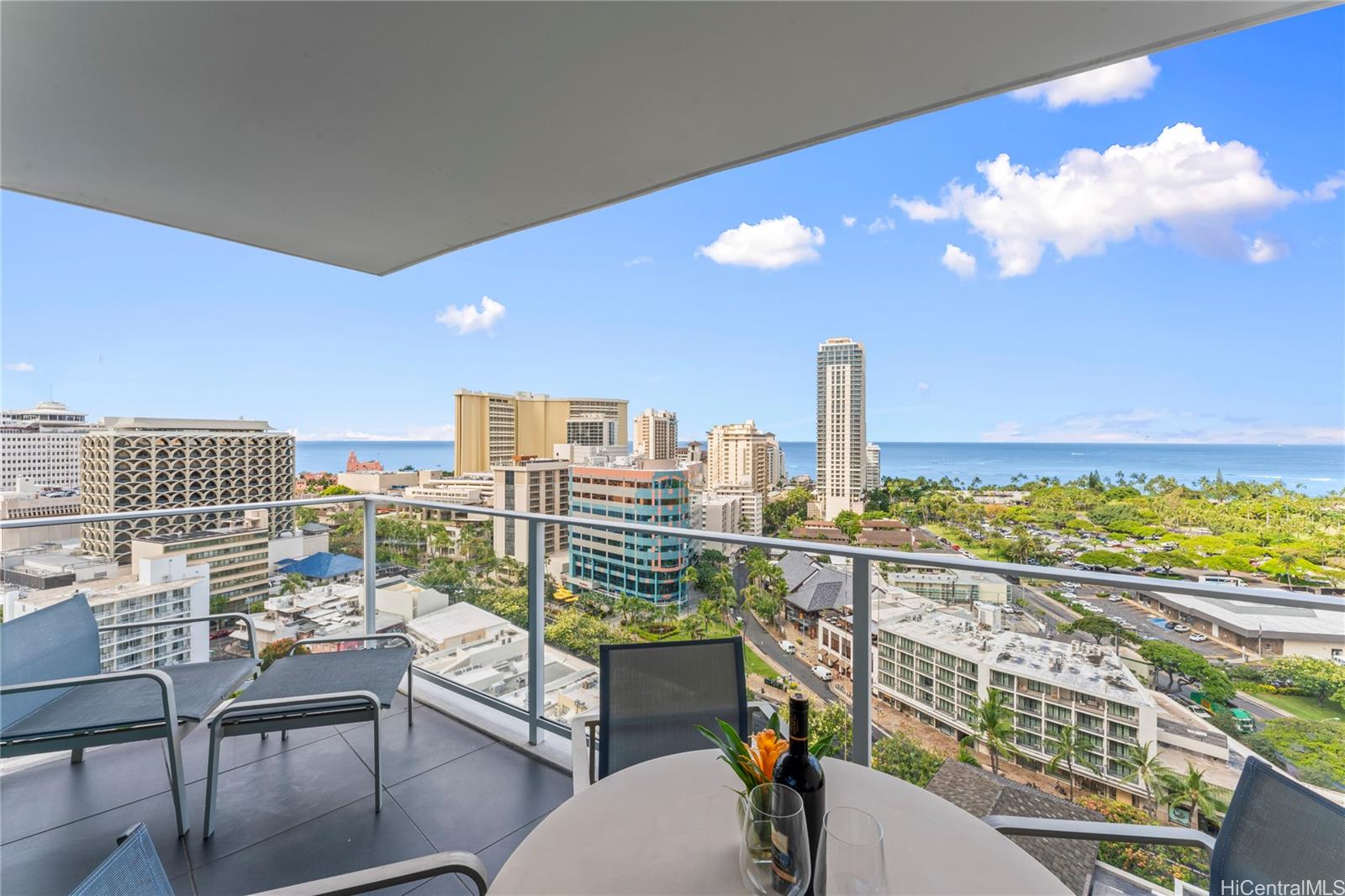 The Ritz-Carlton Residences condo # 1916, Honolulu, Hawaii - photo 2 of 25