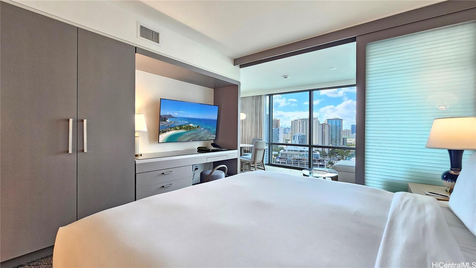 The Ritz-Carlton Residences condo # 2001, Honolulu, Hawaii - photo 6 of 25