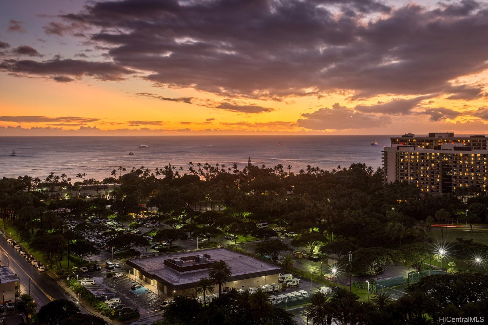 The Ritz-Carlton Residences condo # 2008 (Tower 1), Honolulu, Hawaii - photo 17 of 23