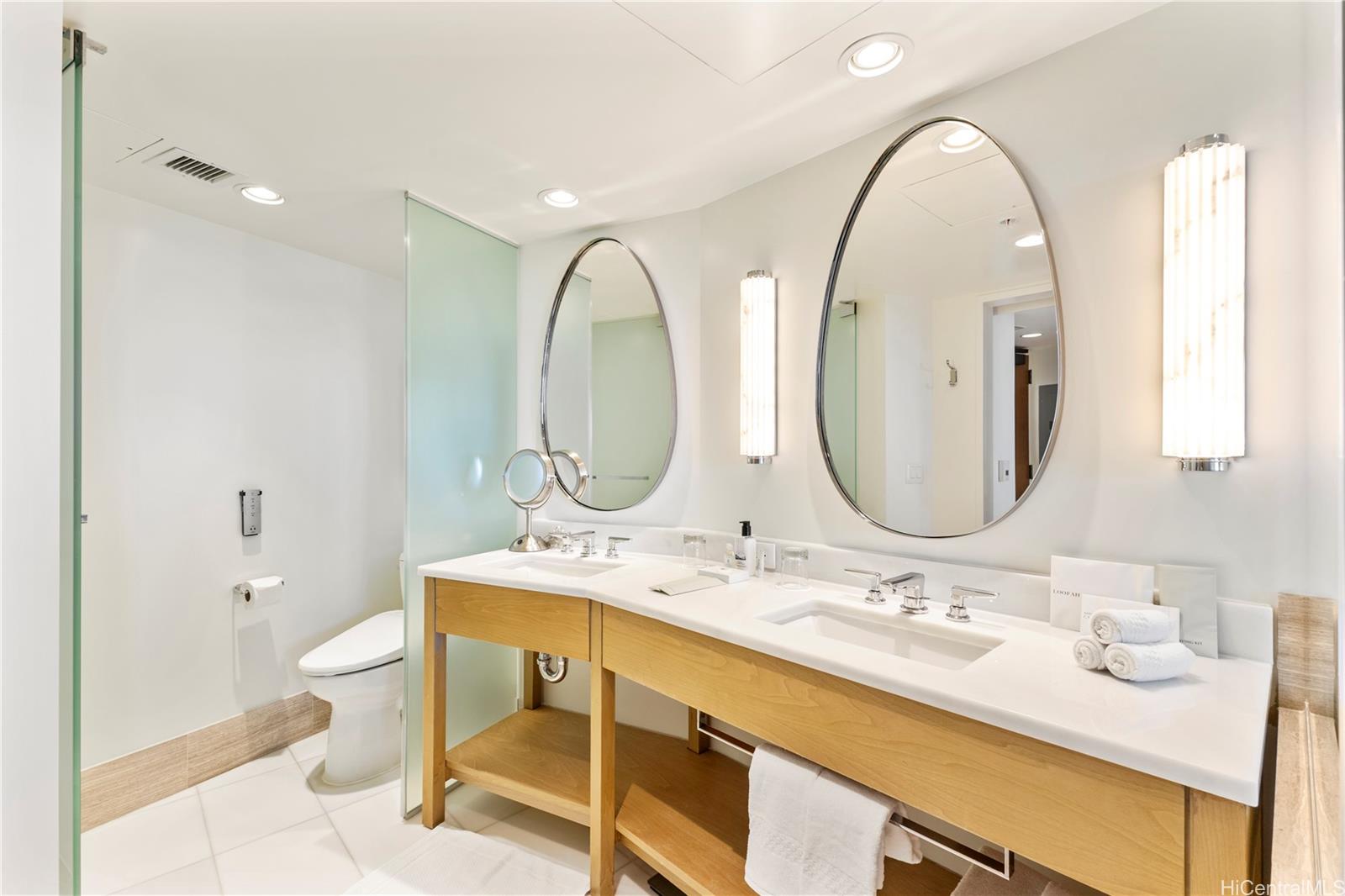 The Ritz-Carlton Residences condo # 2012, Honolulu, Hawaii - photo 14 of 21