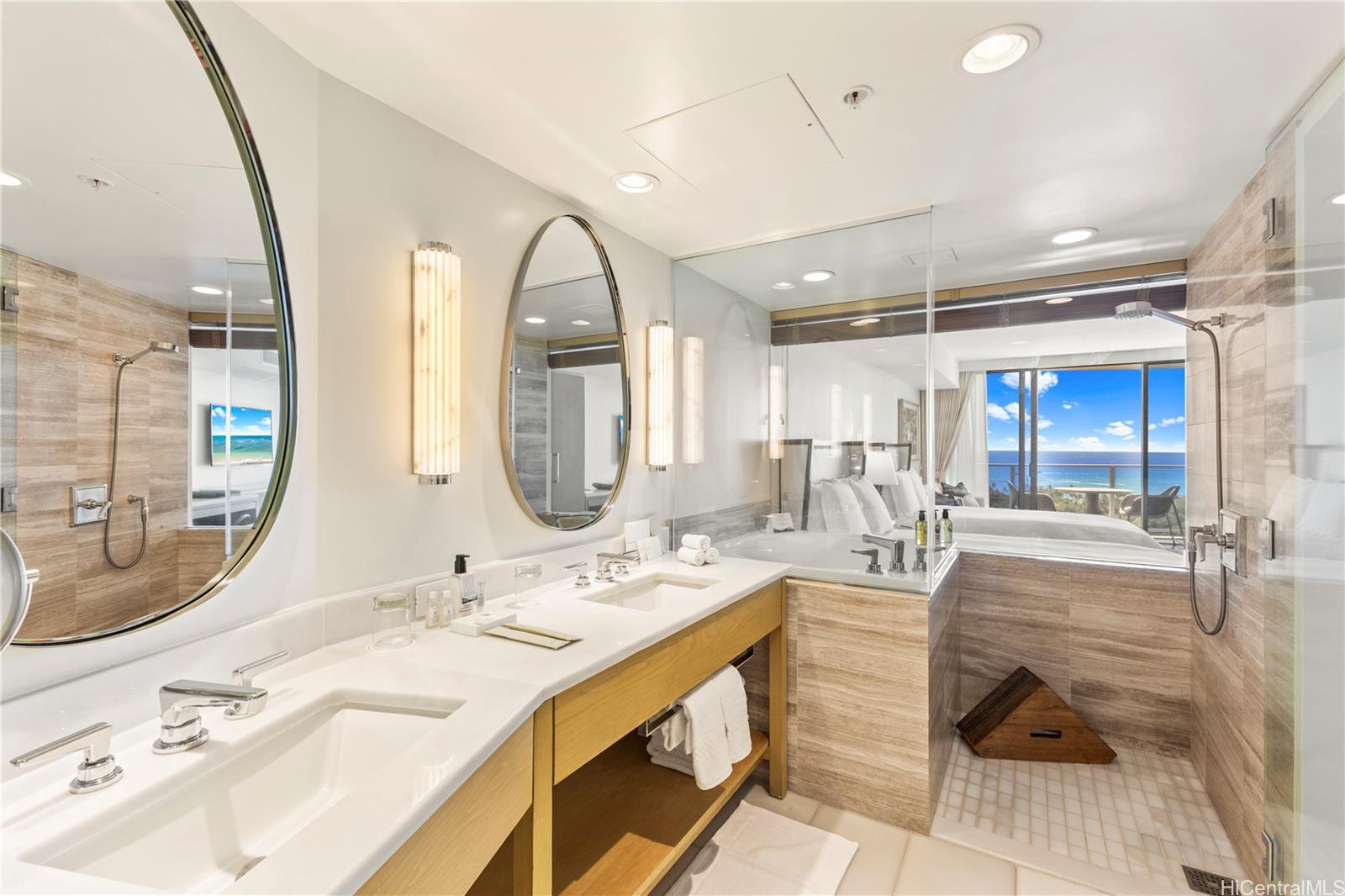 The Ritz-Carlton Residences condo # 2012, Honolulu, Hawaii - photo 15 of 21