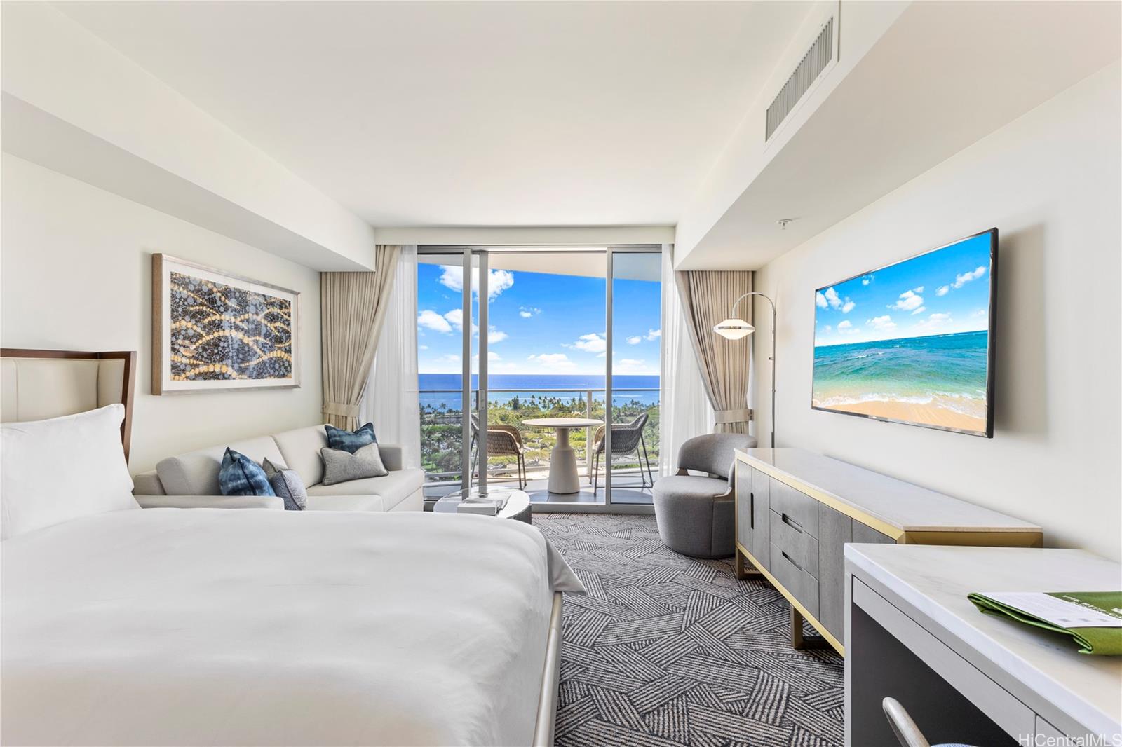 The Ritz-Carlton Residences condo # 2012, Honolulu, Hawaii - photo 3 of 21