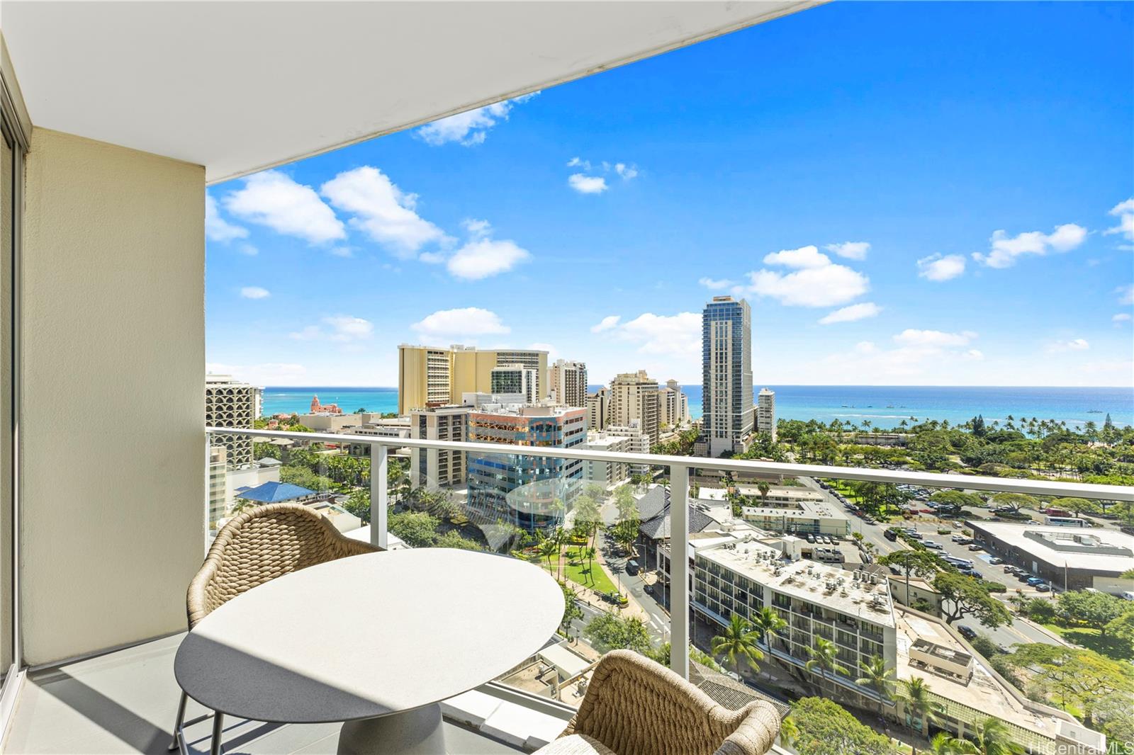 The Ritz-Carlton Residences condo # 2012, Honolulu, Hawaii - photo 7 of 21