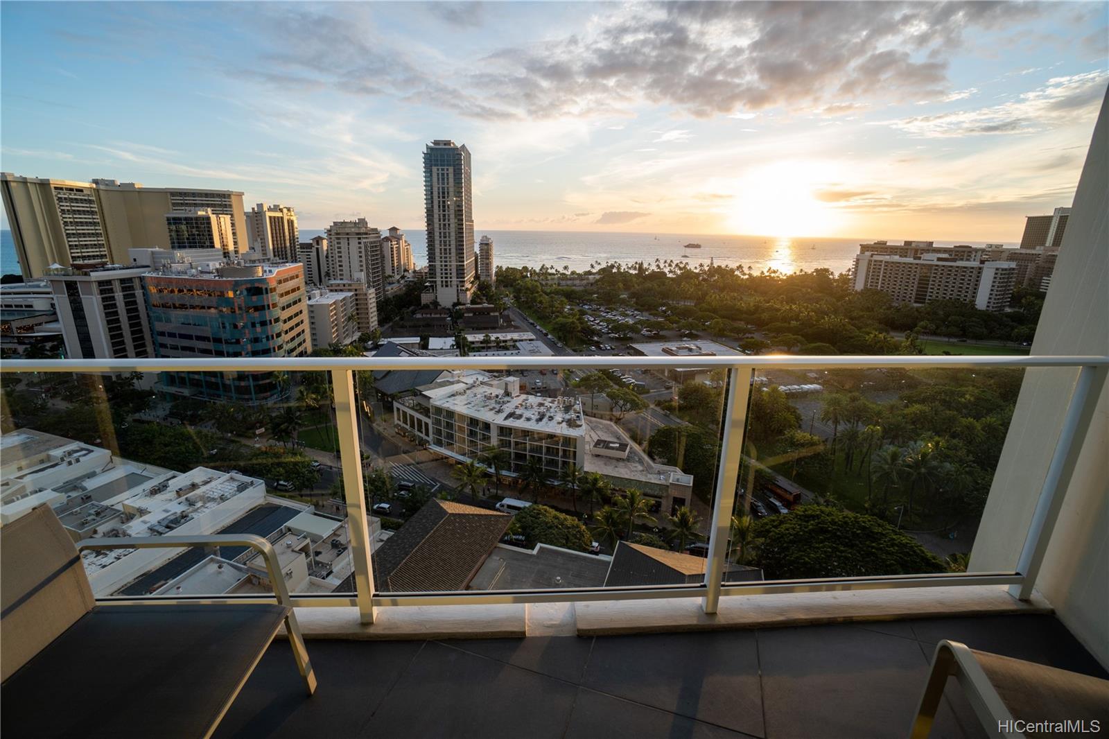 The Ritz-Carlton Residences condo # 2112, Honolulu, Hawaii - photo 11 of 25