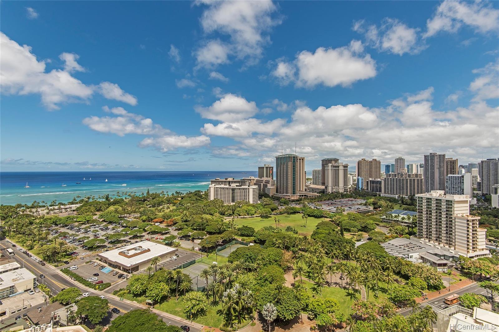 The Ritz-Carlton Residences condo # 2708, Honolulu, Hawaii - photo 5 of 18